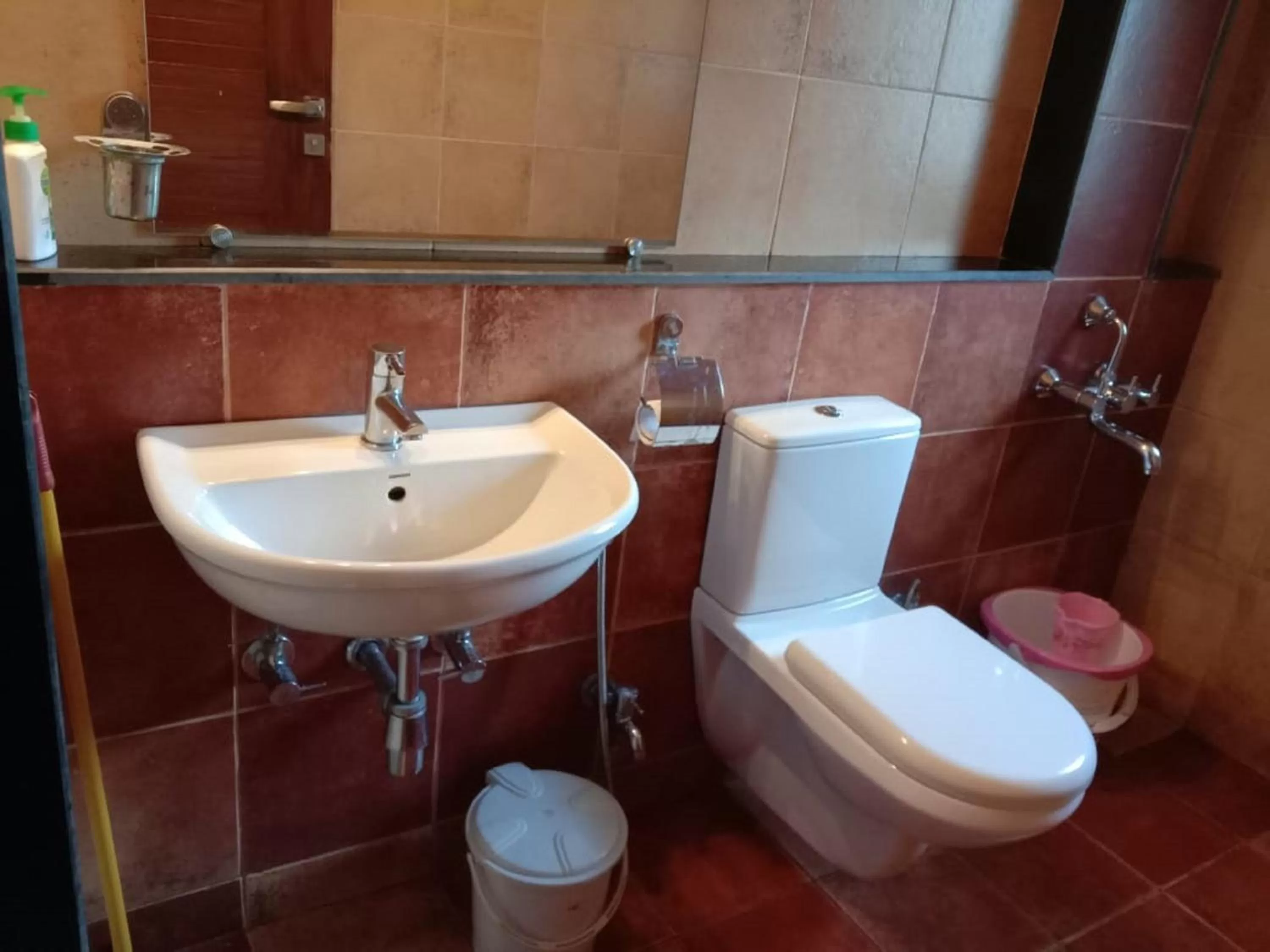 Bathroom in Jayshin Lake Vaitarna Resort - Igatpuri