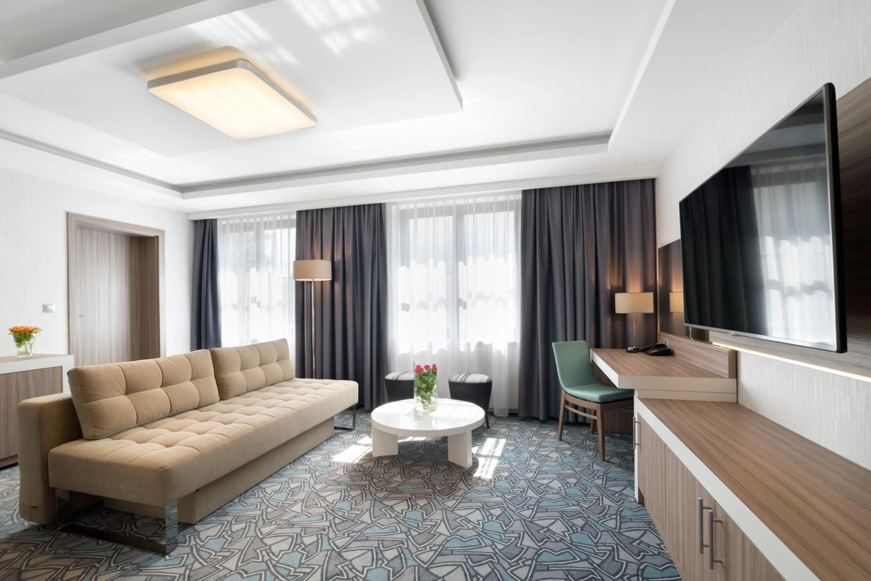 TV and multimedia in Golden Tulip Krakow Kazimierz