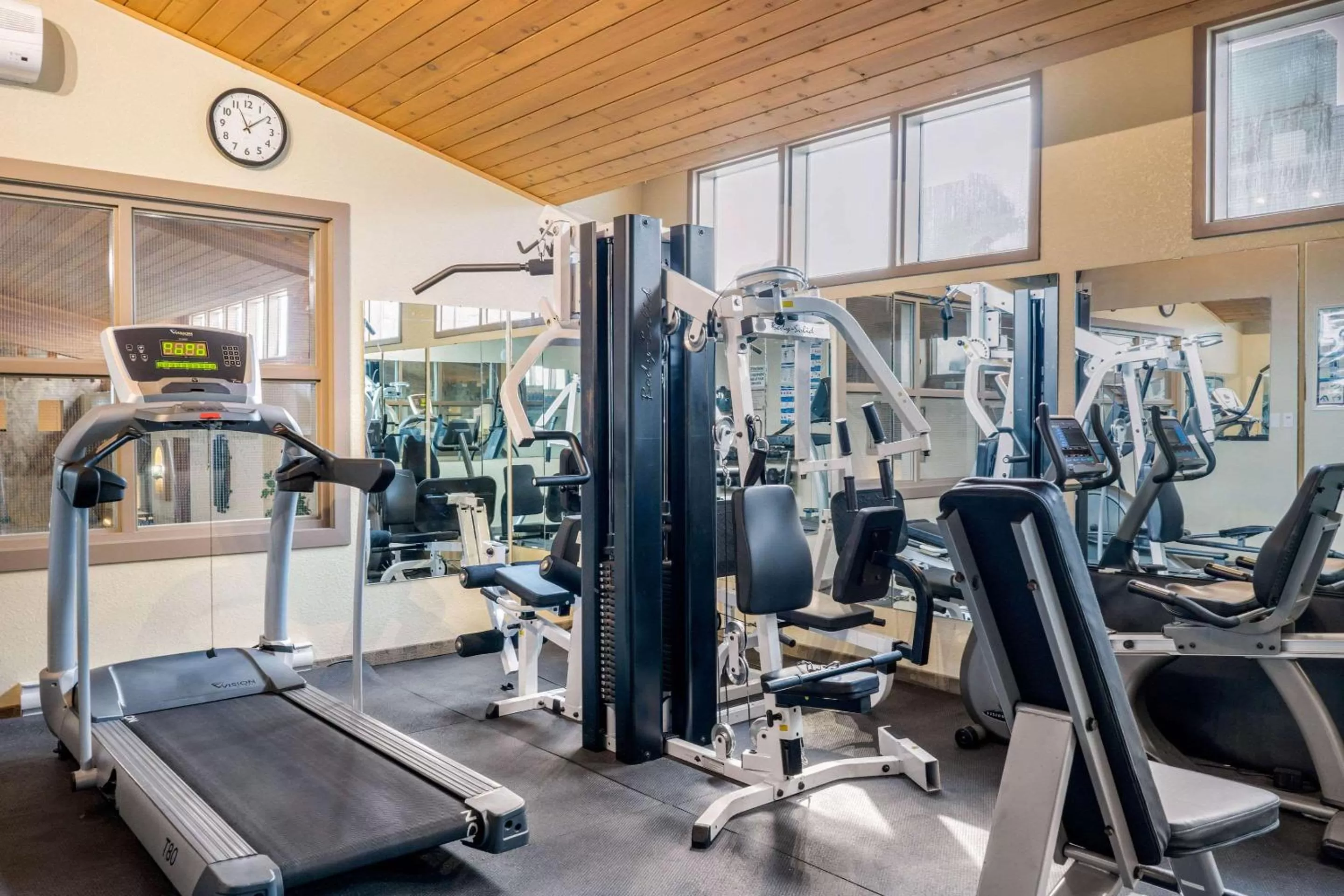 Fitness centre/facilities in Quality Inn & Suites