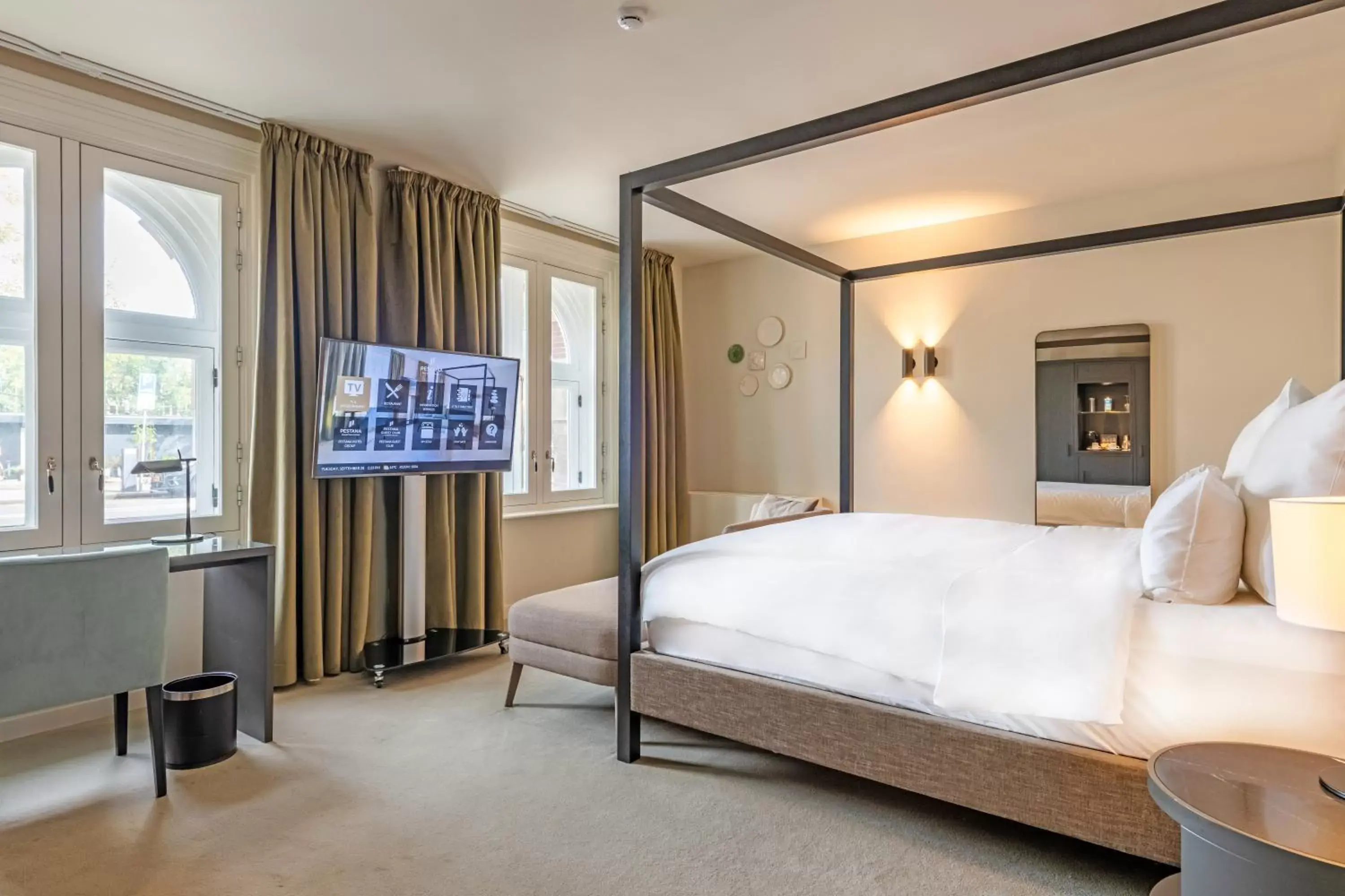 Deluxe Double Room in Pestana Amsterdam Riverside Deluxe Double Room in Pestana Amsterdam Riverside