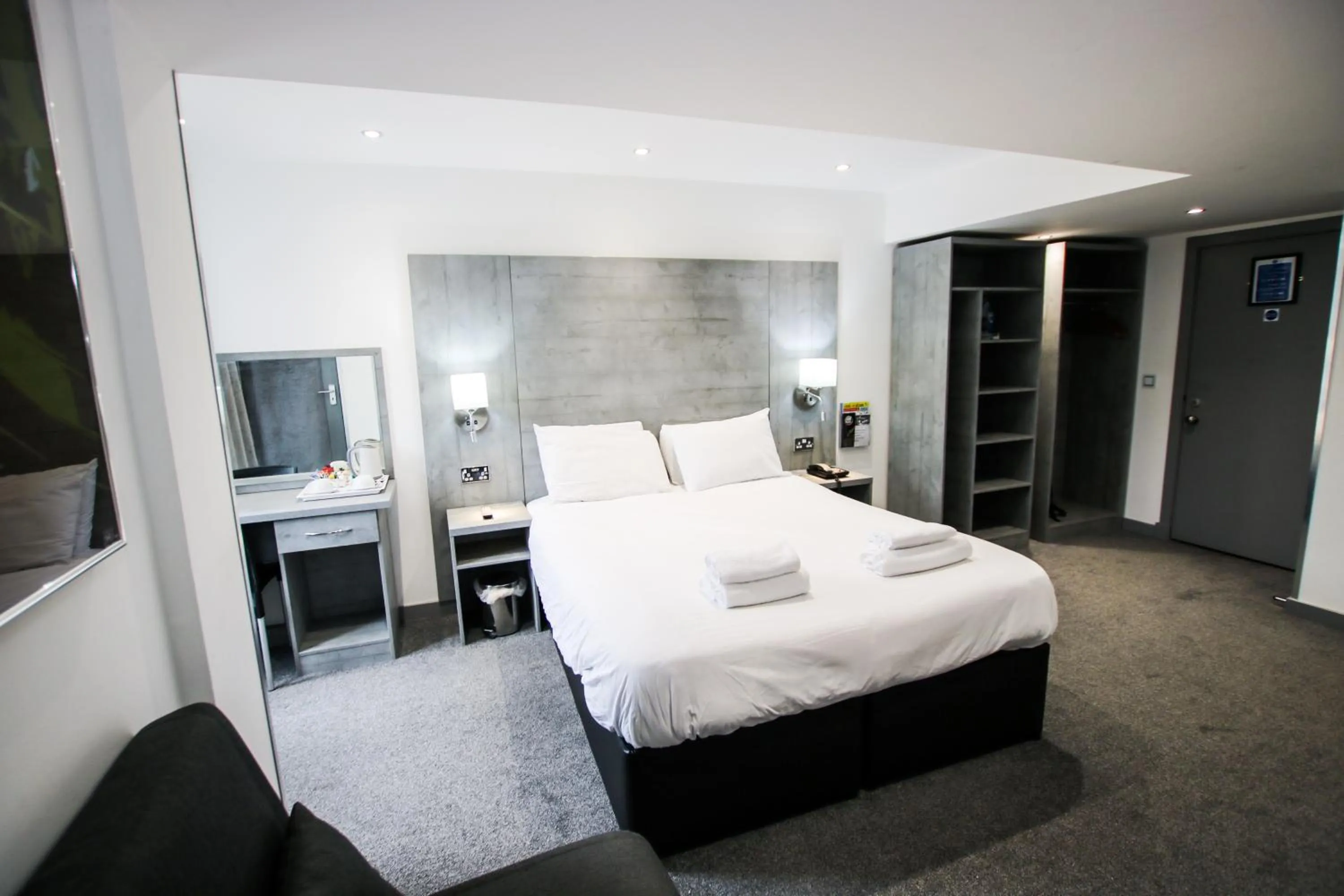 Bed in Brunswick Merchant City Hotel