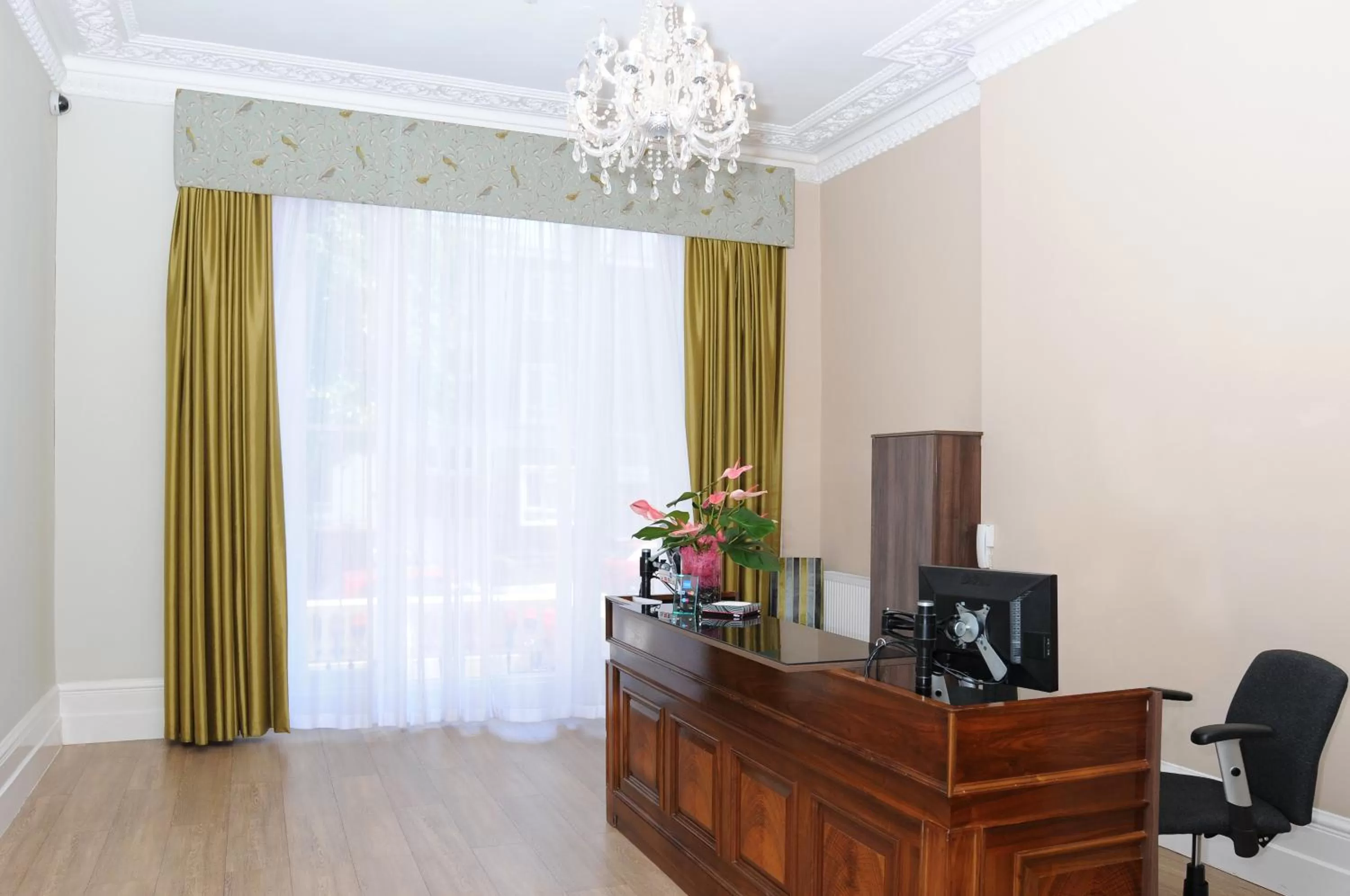 Lobby or reception in Hyde Park Boutique Hotel