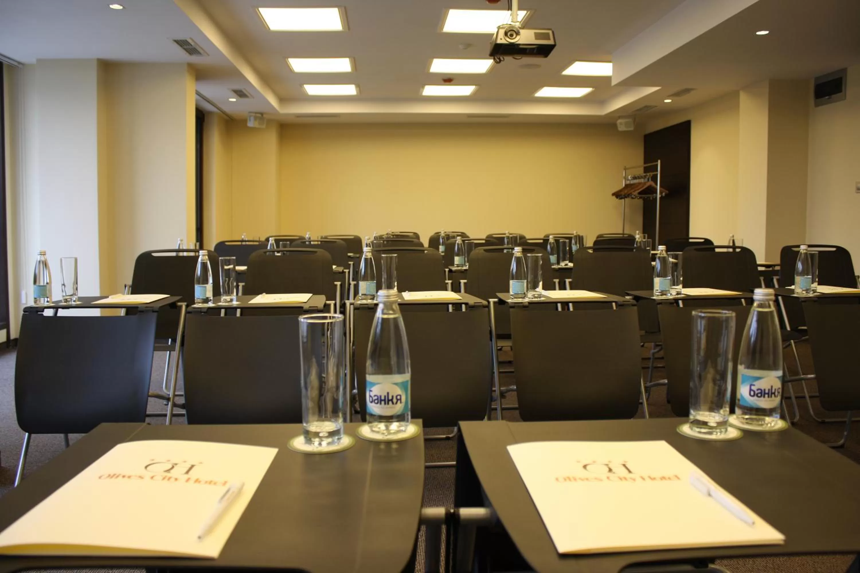 Meeting/conference room in Best Western Plus Olives City Hotel - Free Pool & Parking