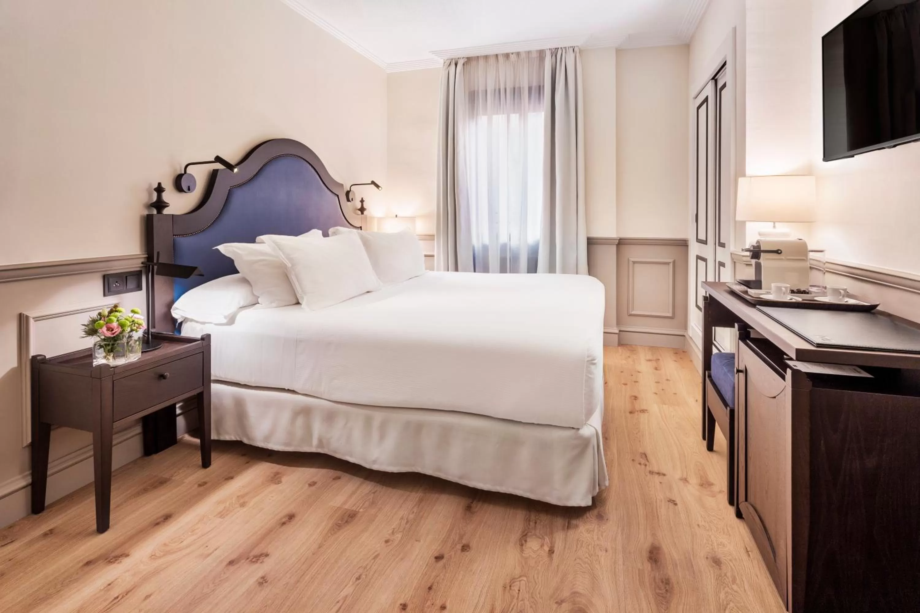 Decorative detail, Bed in H10 Corregidor Boutique Hotel