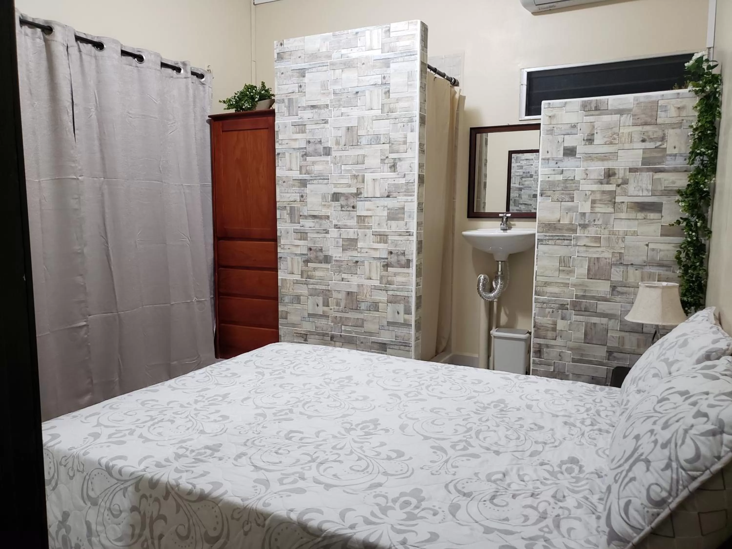 Bathroom, Bed in Casa Altamira