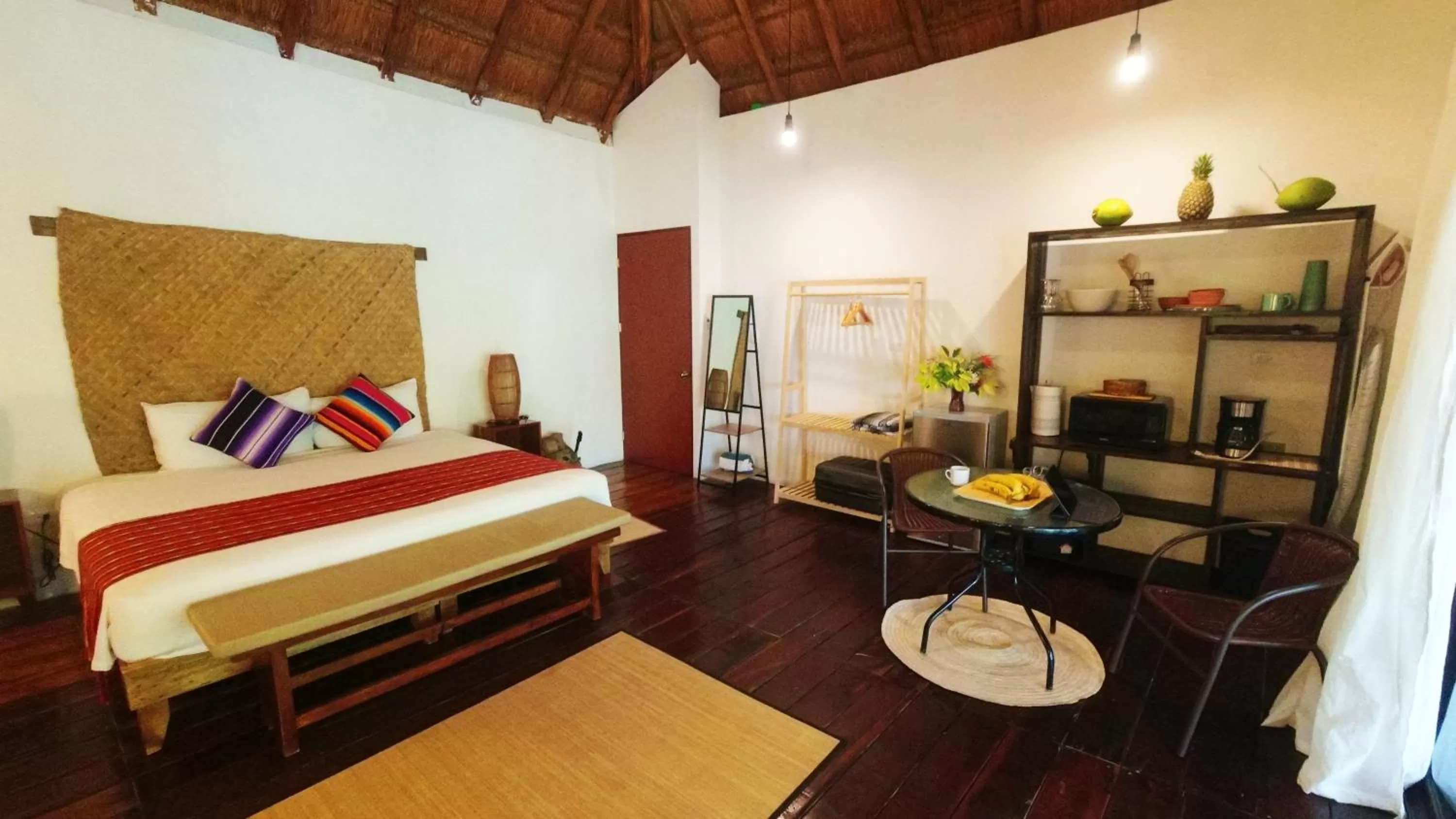 Photo of the whole room, Bed in Hotel Villas Colibrí Suites & Bungalows