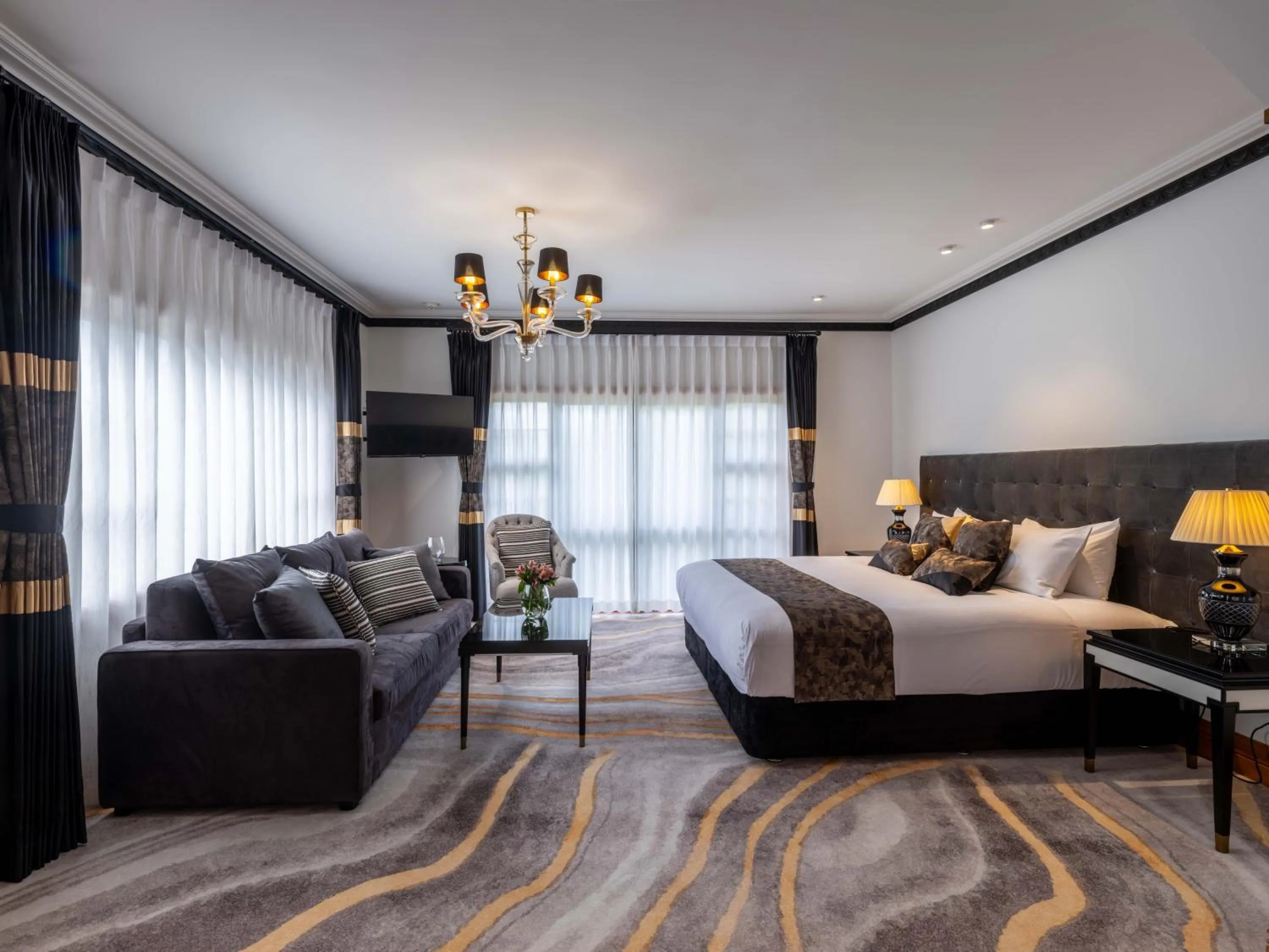 Photo of the whole room, Bed in Hana Lodge