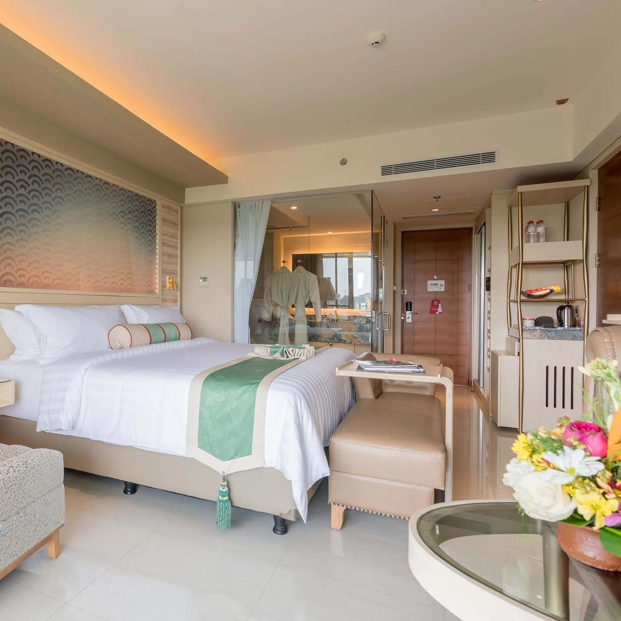 Living room, Bed in SereS Springs Resort & Spa, Singakerta