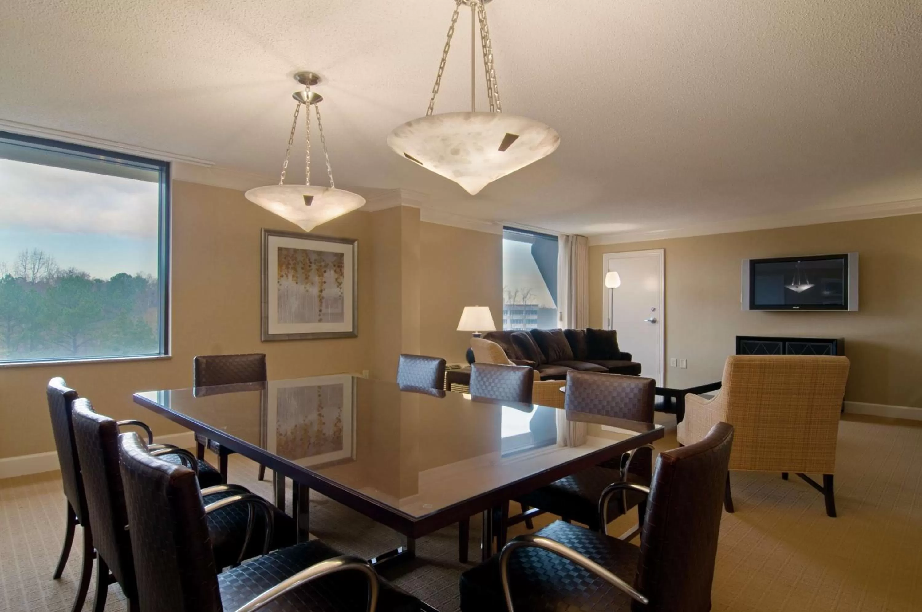 Living room in Hilton Raleigh North Hills