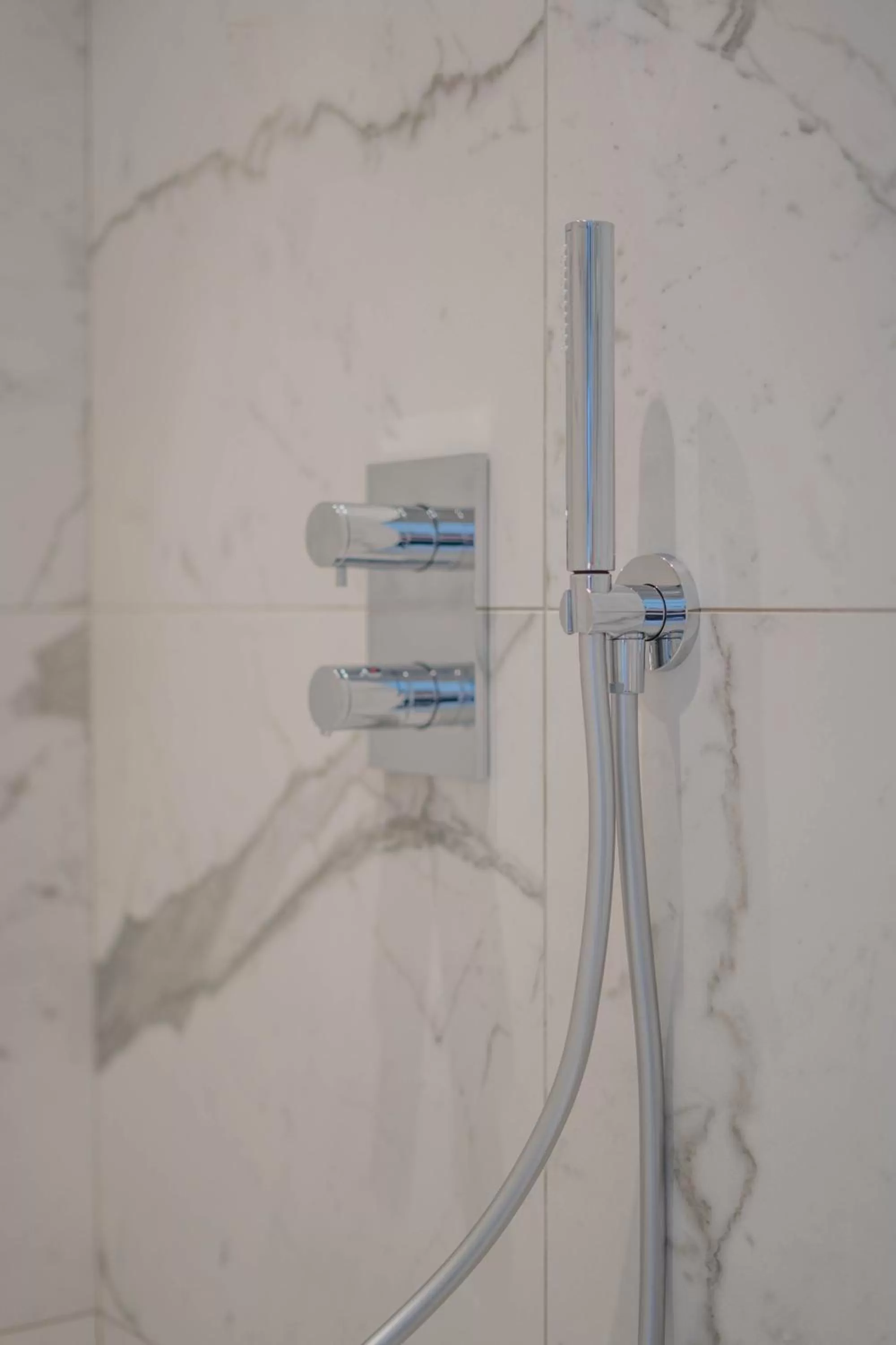 Shower in Hotel le Mandala