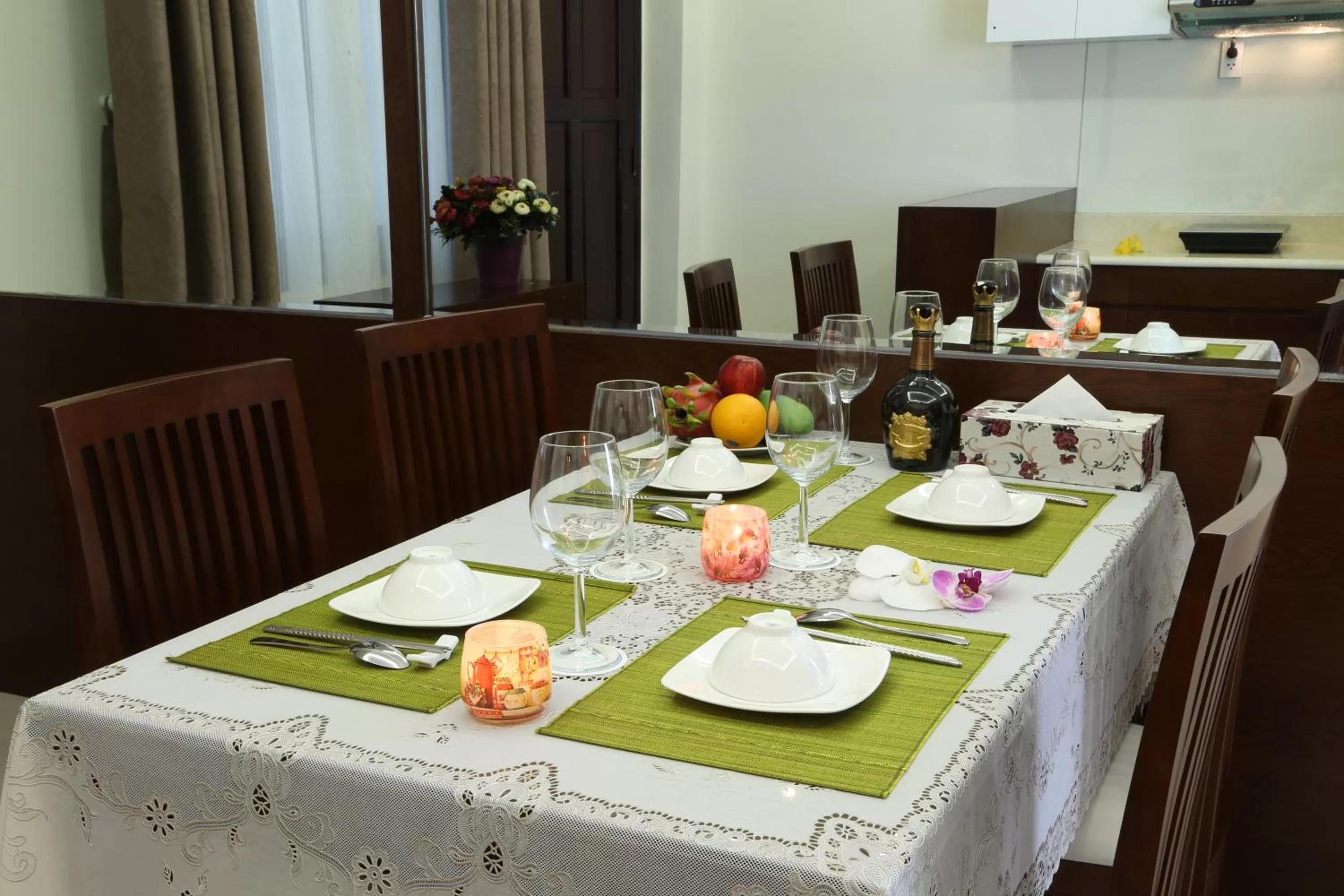 Restaurant/places to eat in Thien Ha Hotel & Apartment