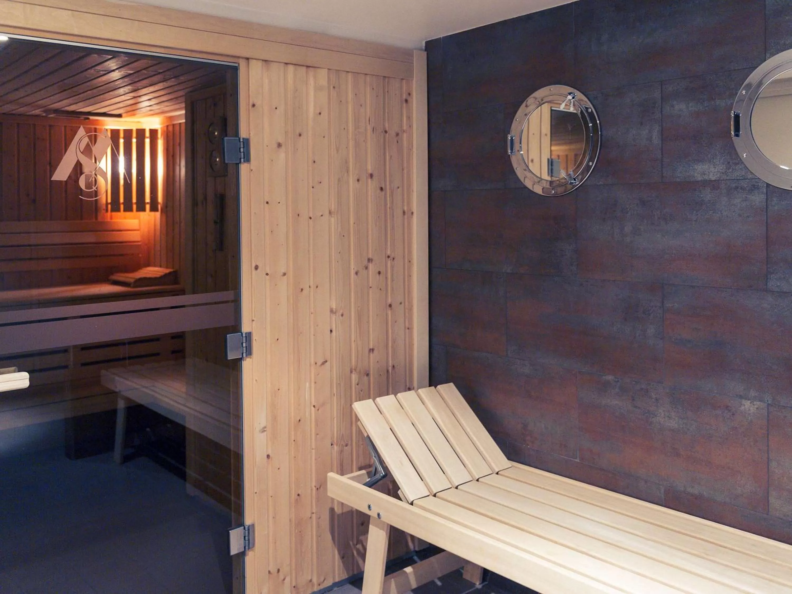 Property building in Mercure Maurepas Saint Quentin