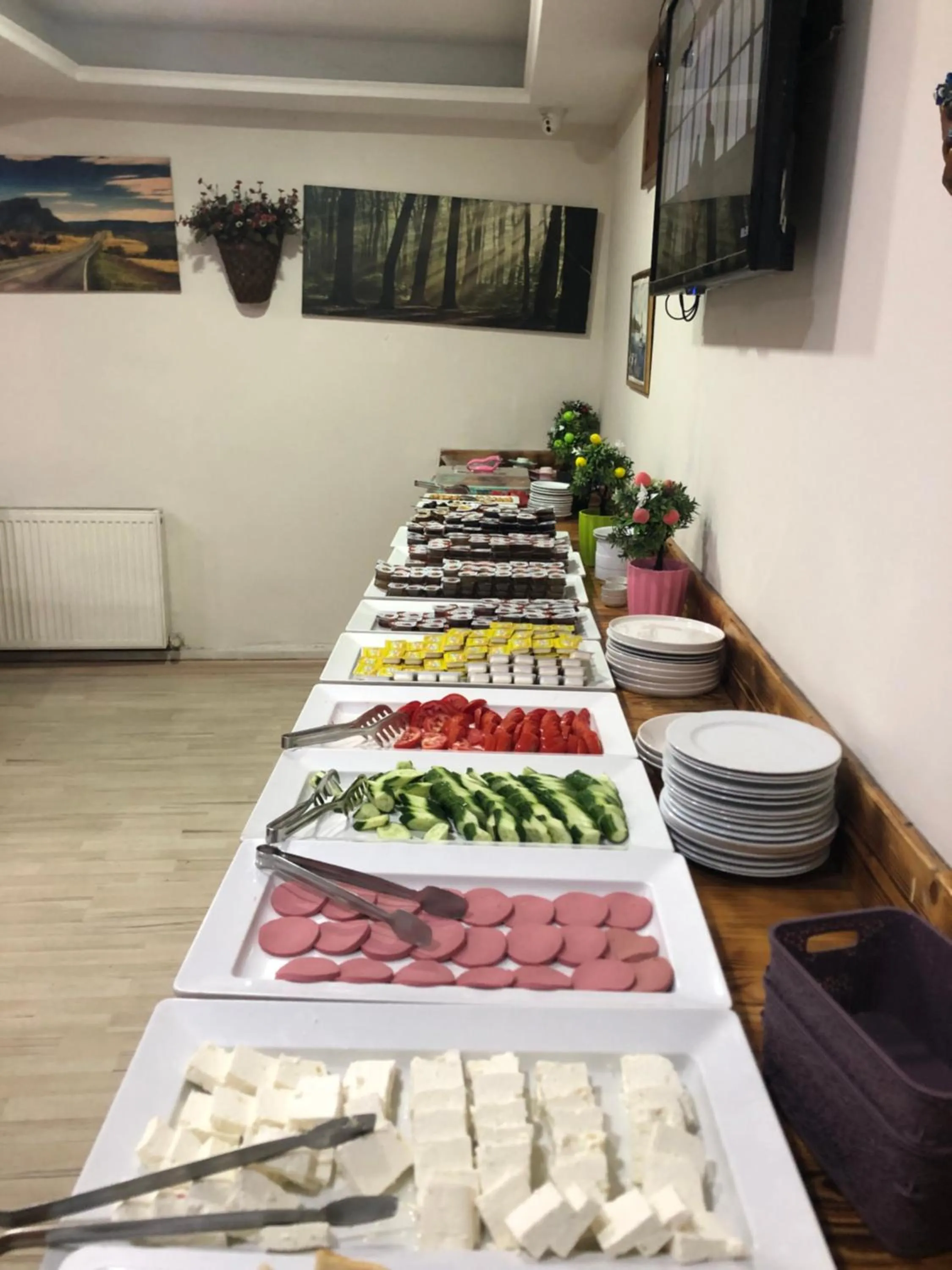 Food and drinks in Reydel Hotel