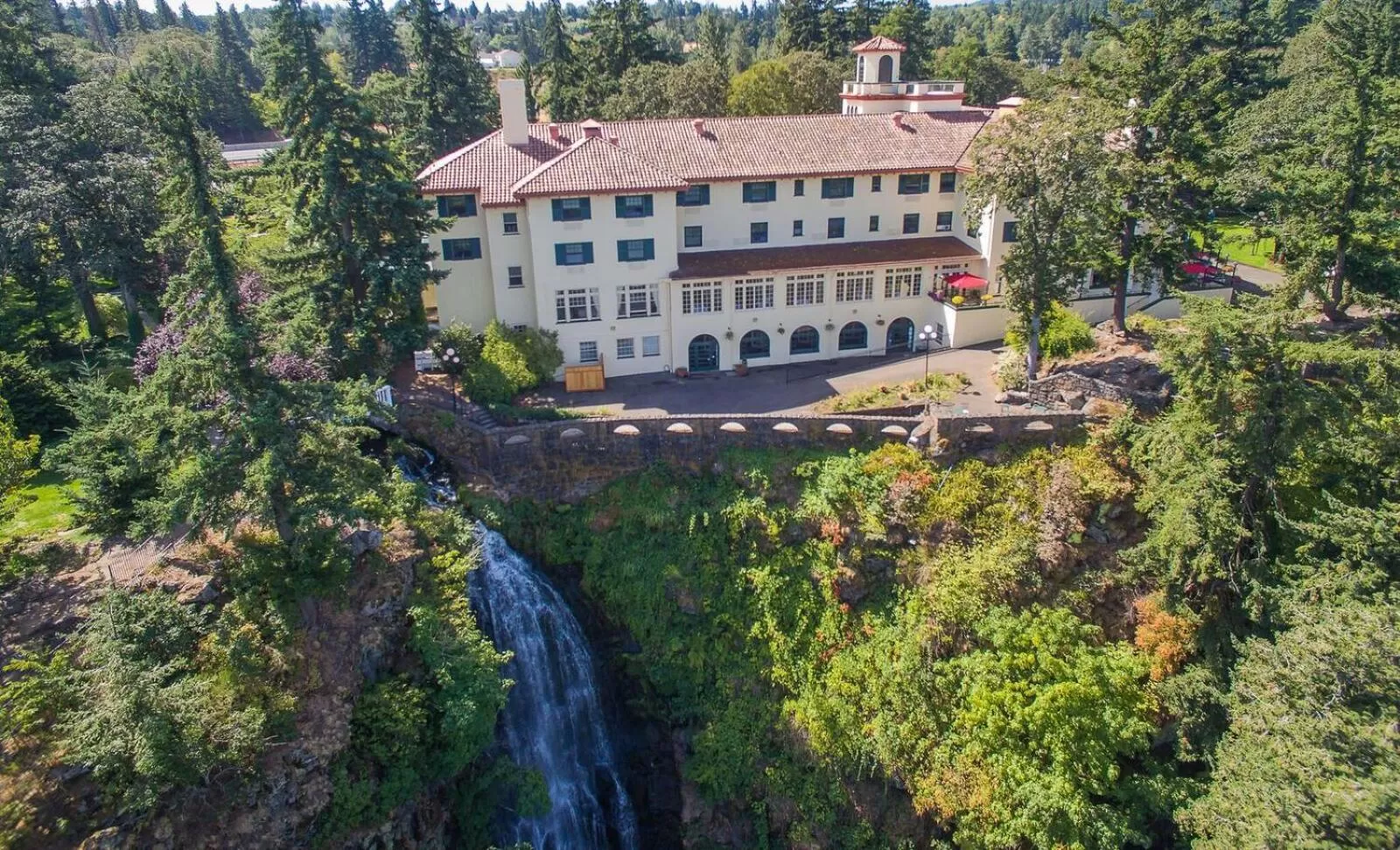 Property building in Columbia Gorge Hotel & Spa