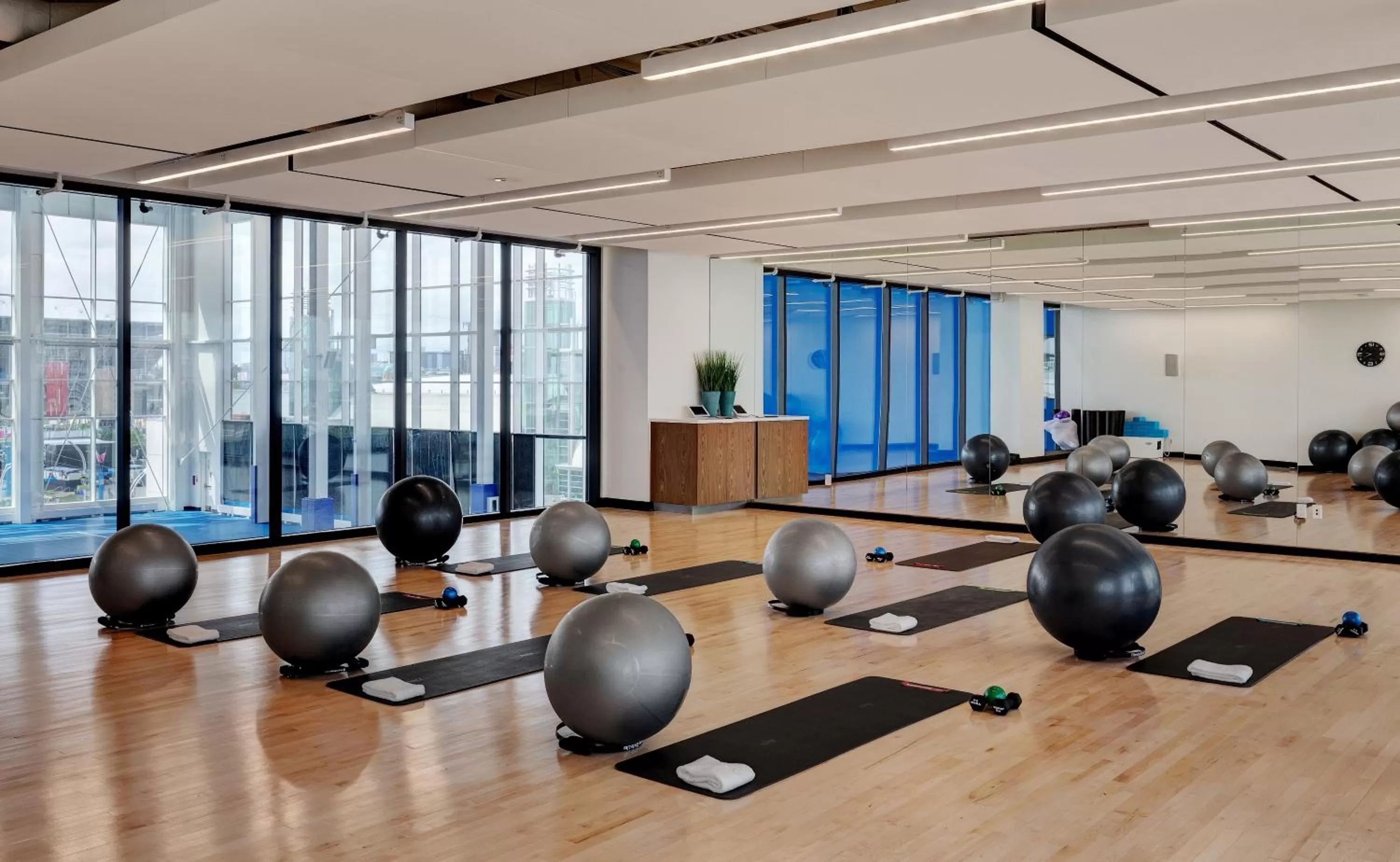 Fitness centre/facilities in Hotel X Toronto, a Destination by Hyatt Hotel