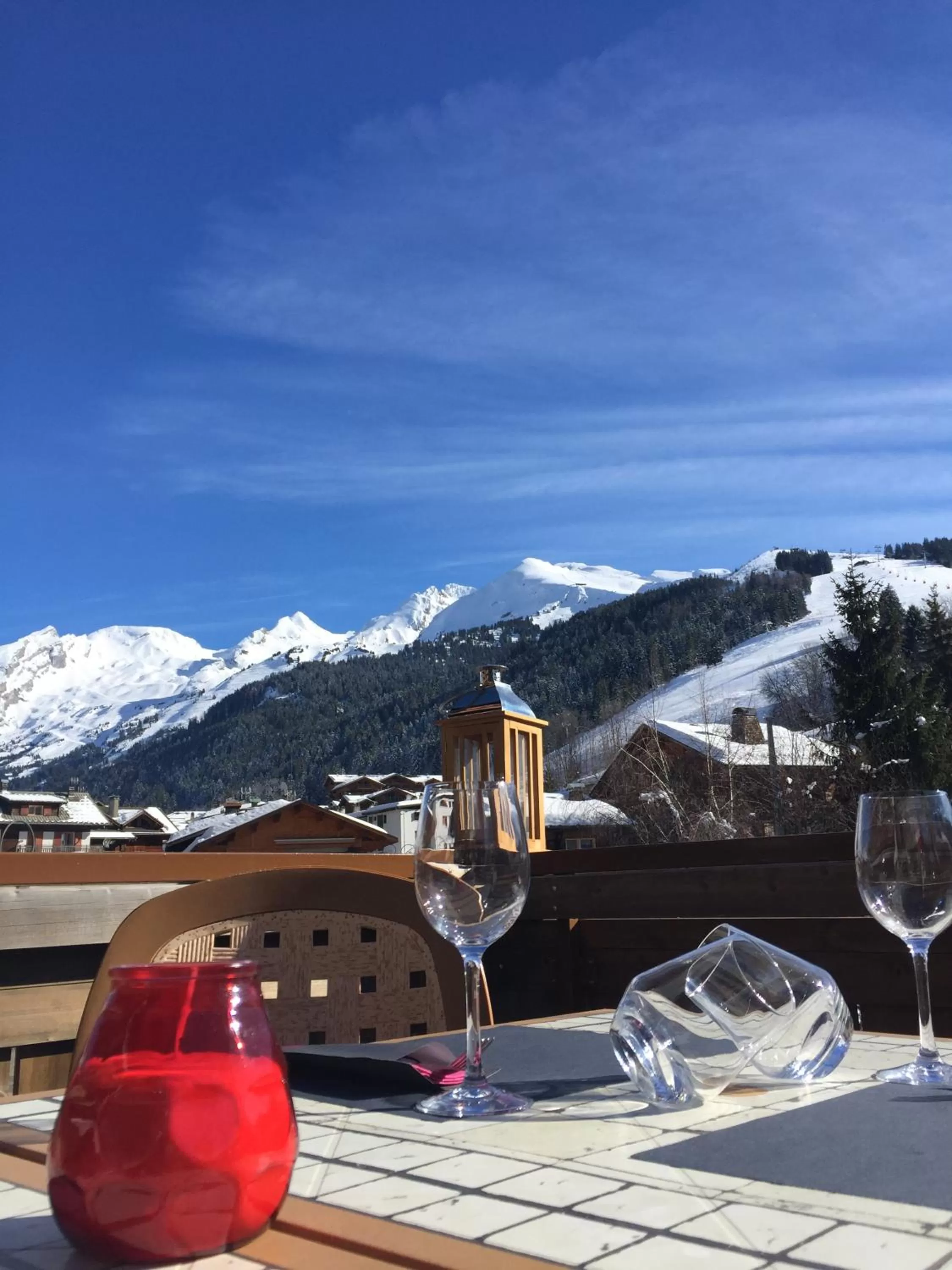 Patio in Hotel La Montagne