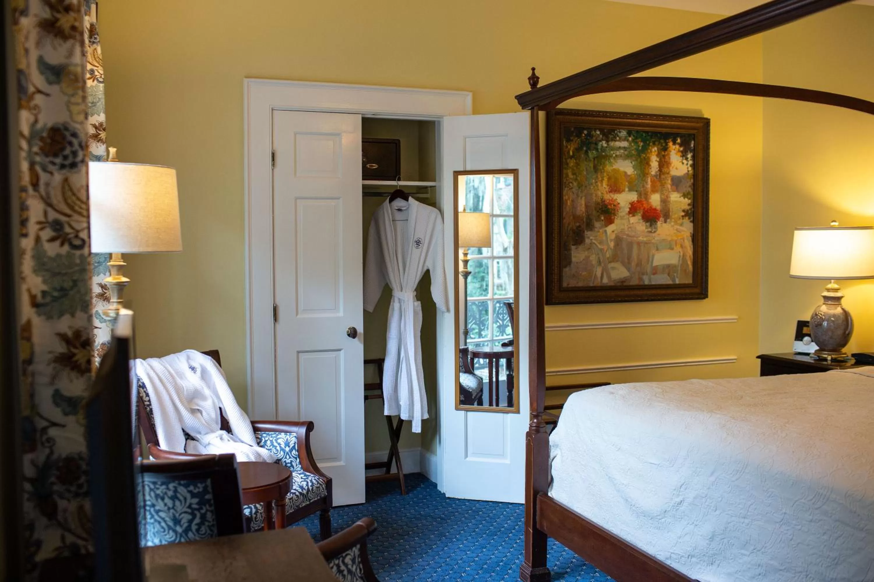 Bed in Eliza Thompson House, Historic Inns of Savannah Collection