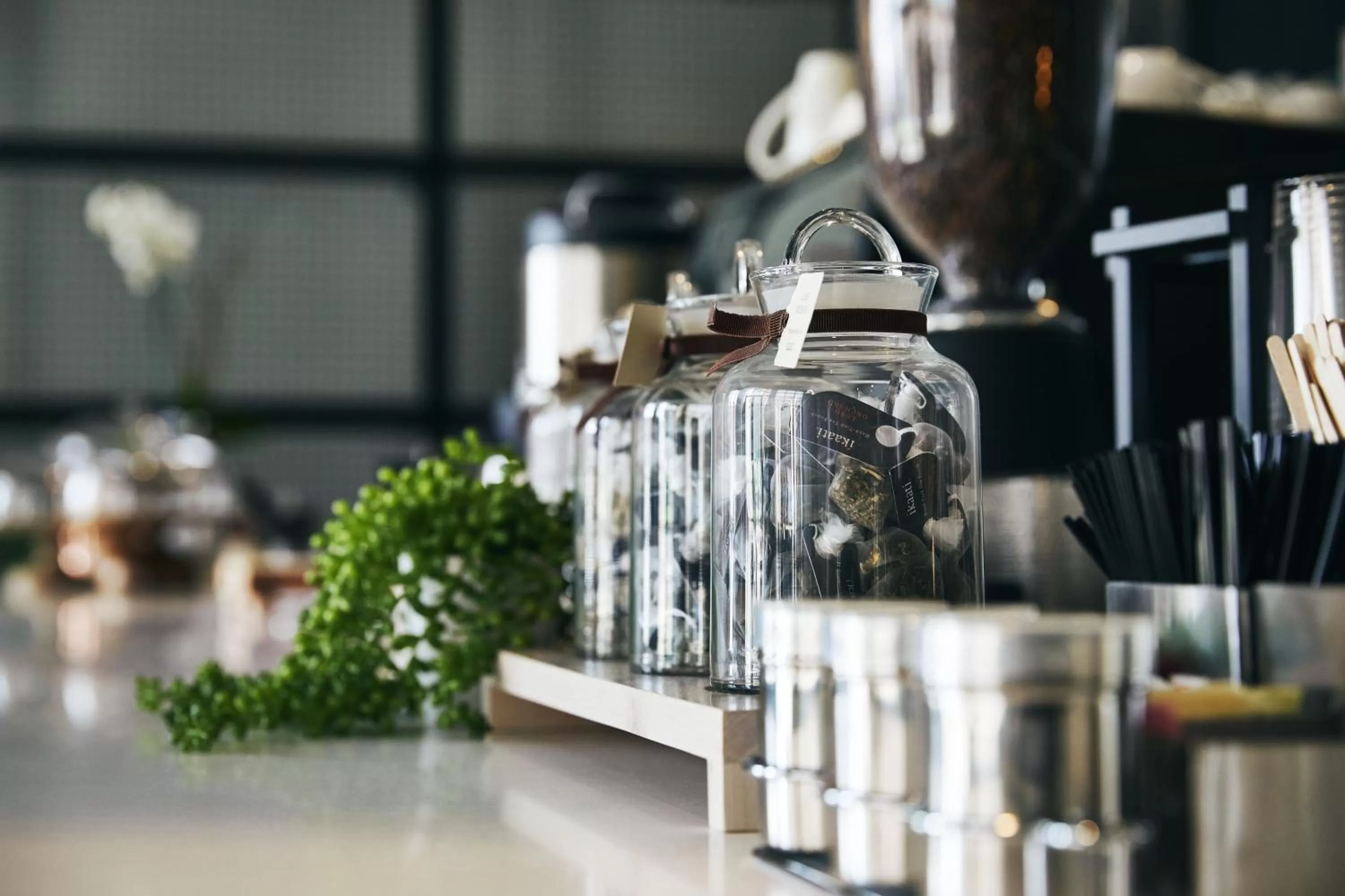 Lounge or bar in Kinley Chattanooga Southside, a Tribute Portfolio Hotel