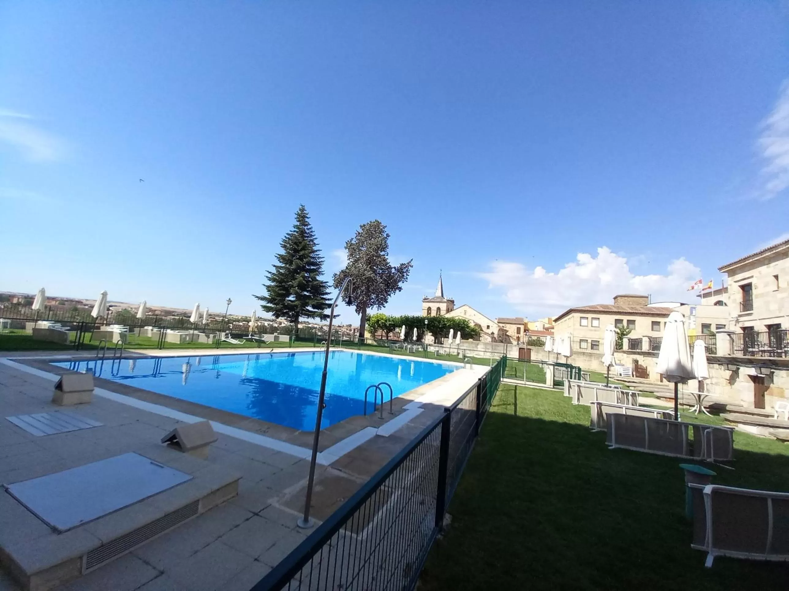 Swimming pool in Parador de Zamora