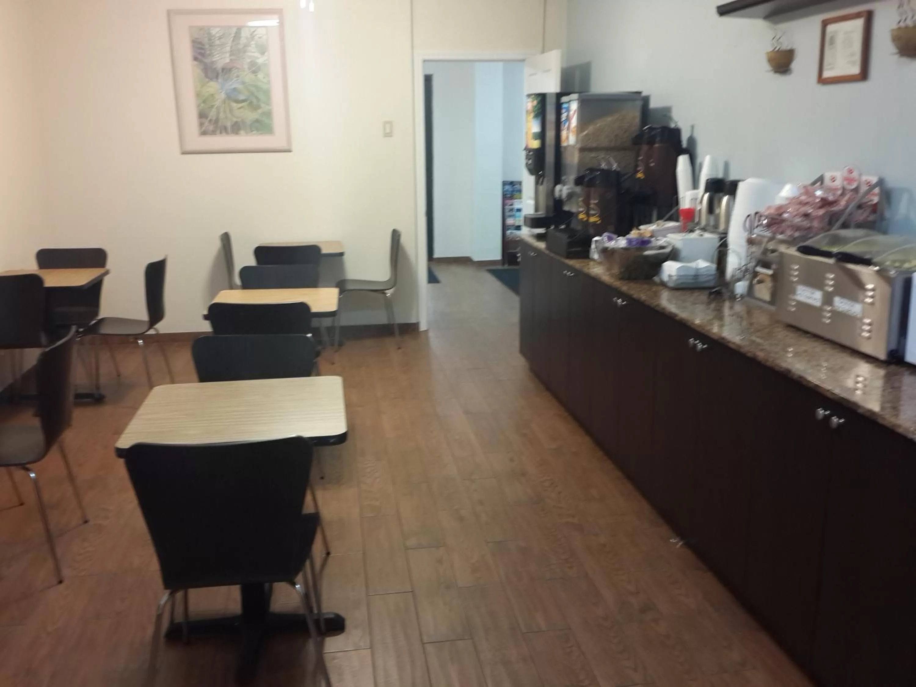 Restaurant/places to eat in Super 8 by Wyndham Florida City/Homestead/Everglades