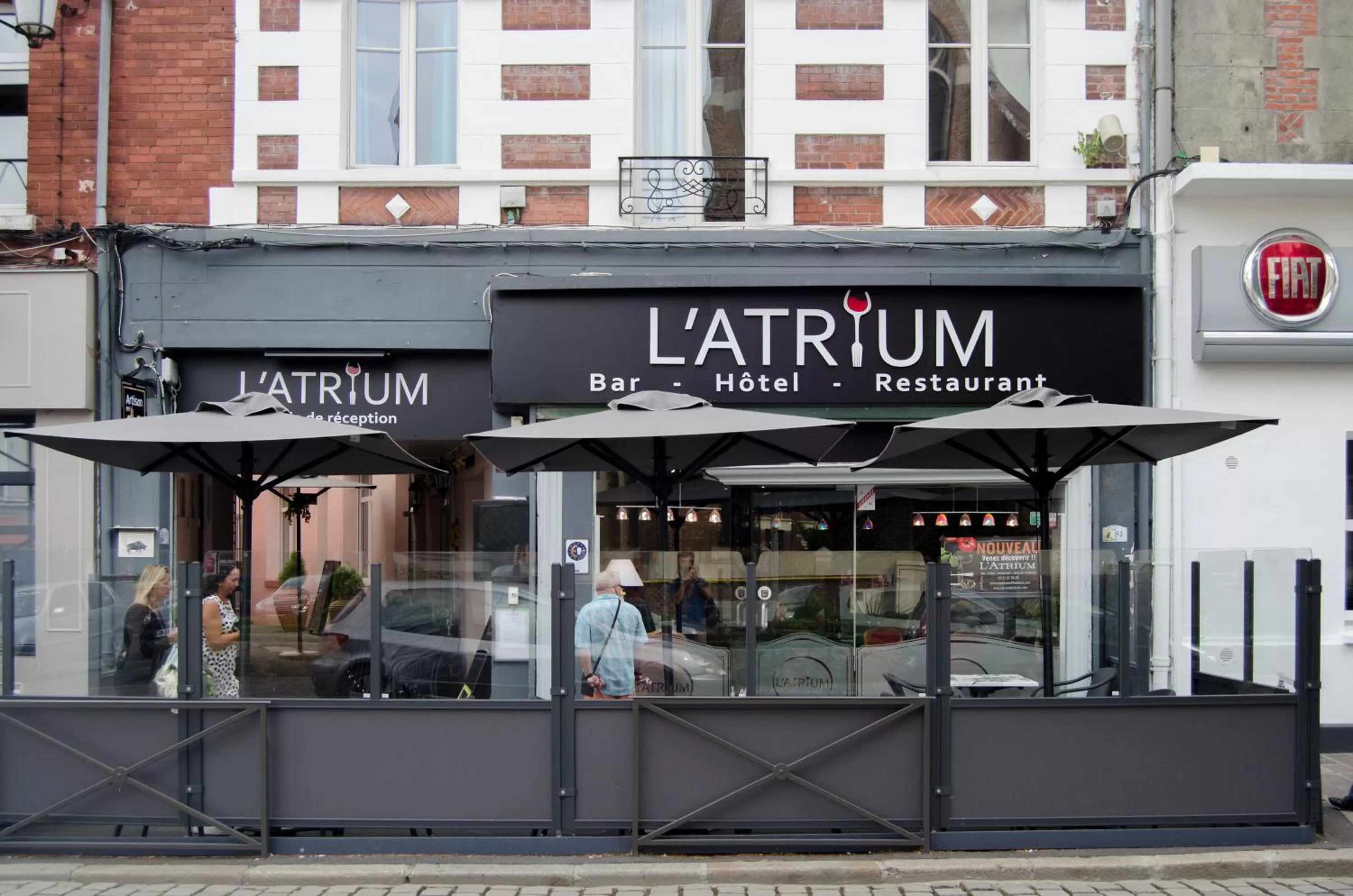 Facade/entrance in L'Atrium