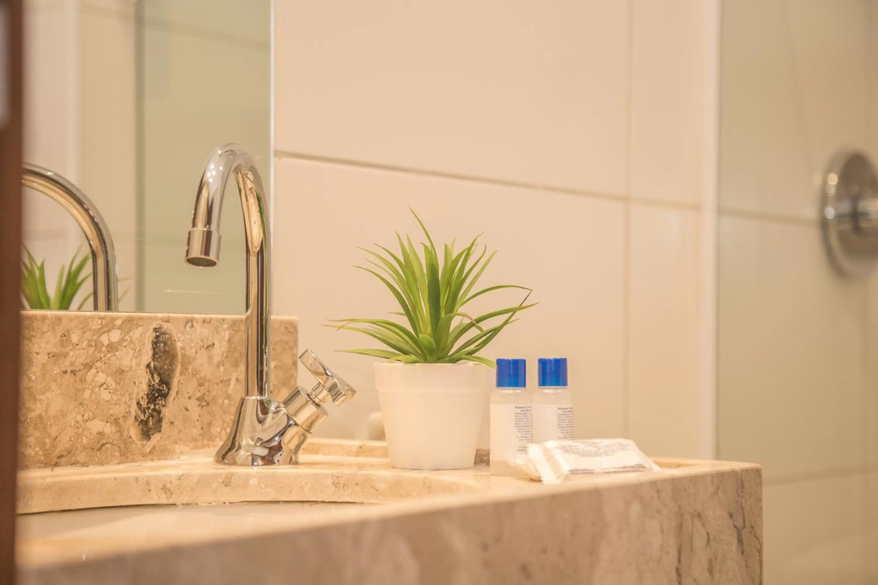 Bathroom in Aquidabã Praia Hotel