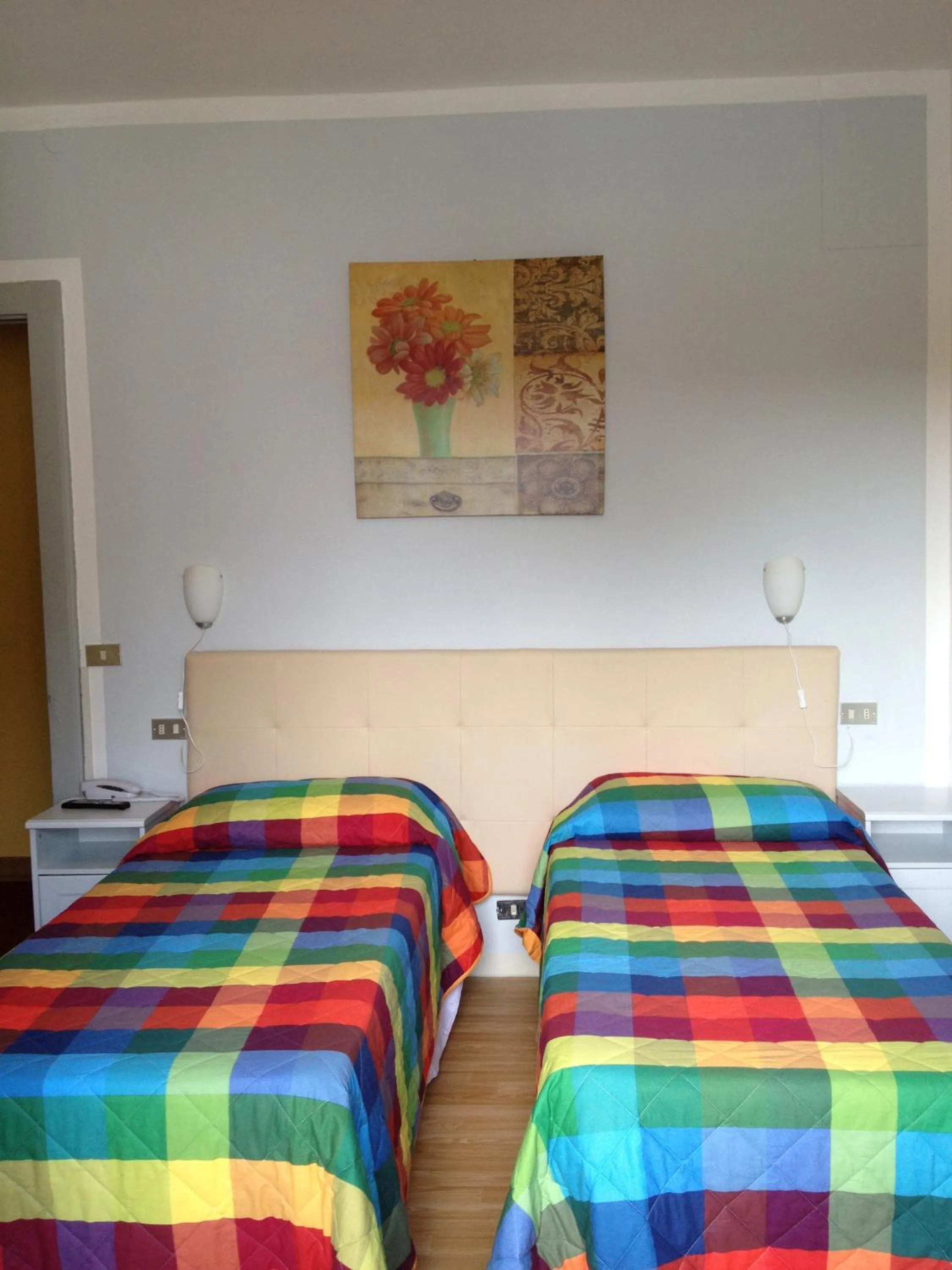 Twin Room - single occupancy in Hotel Domodossola