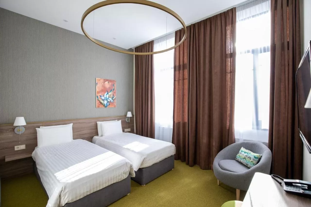 Bed in Four Rooms City