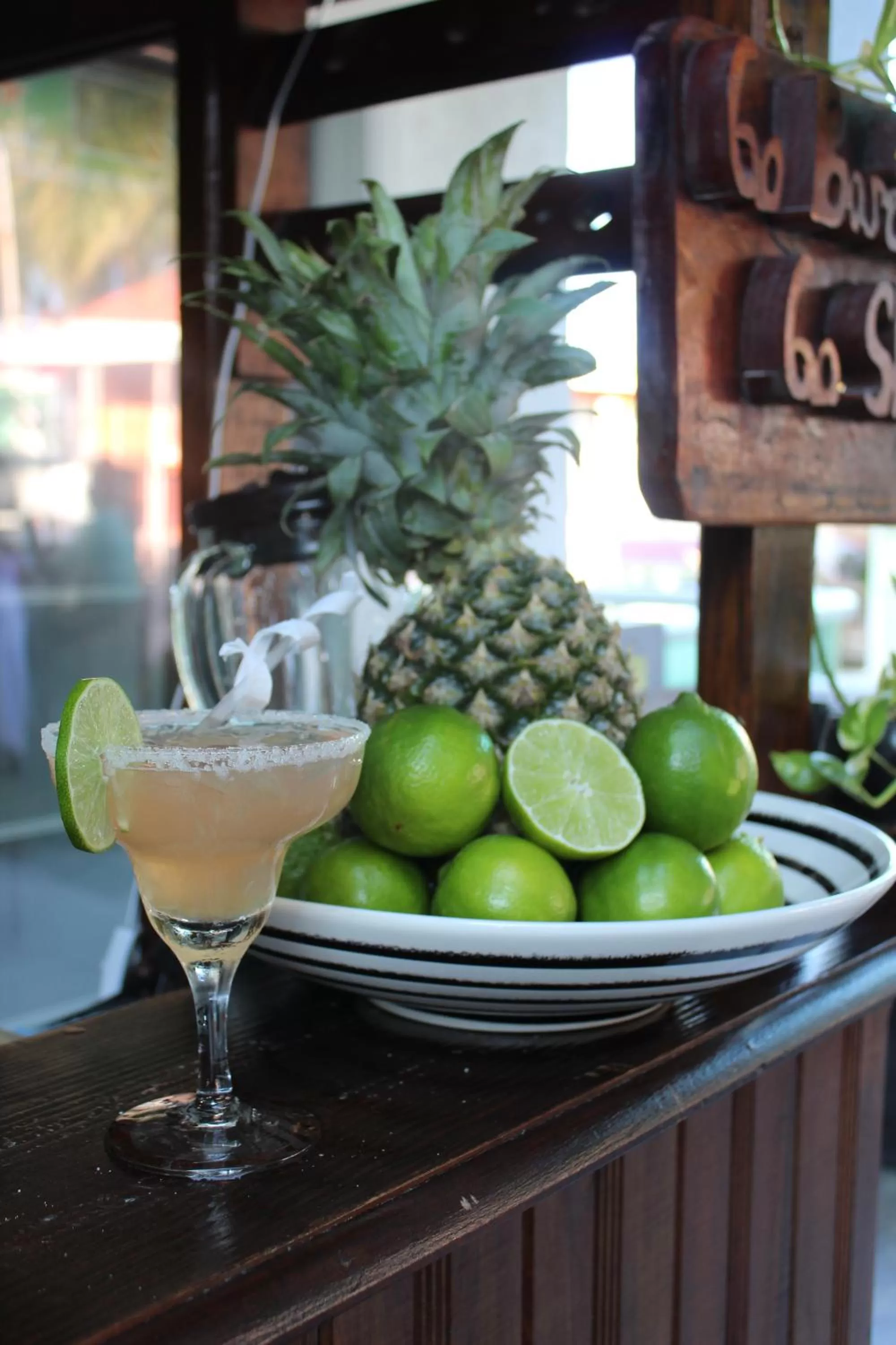 Lounge or bar in Barefoot Caye Caulker Hotel