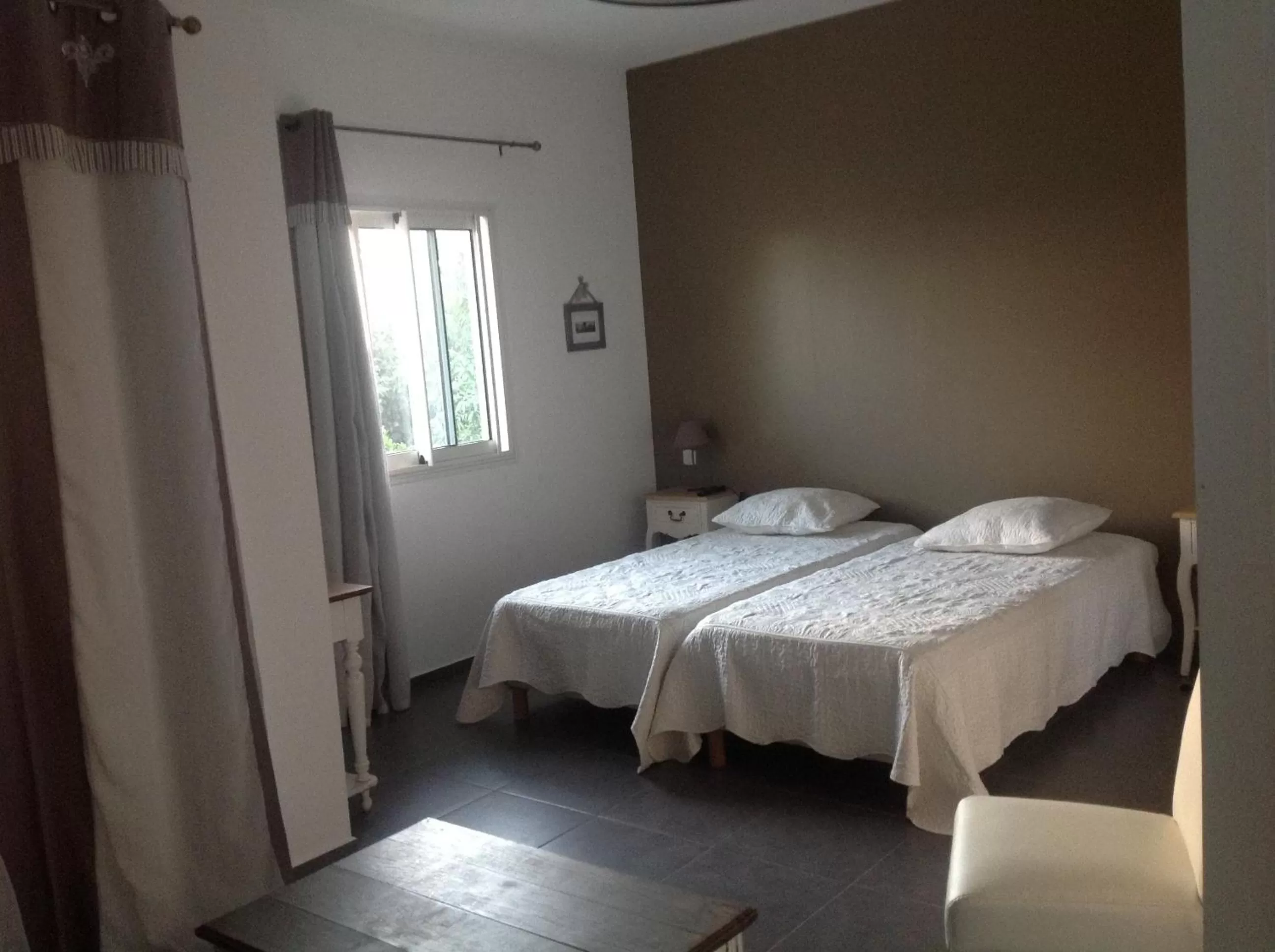 Photo of the whole room in Les Canneliers