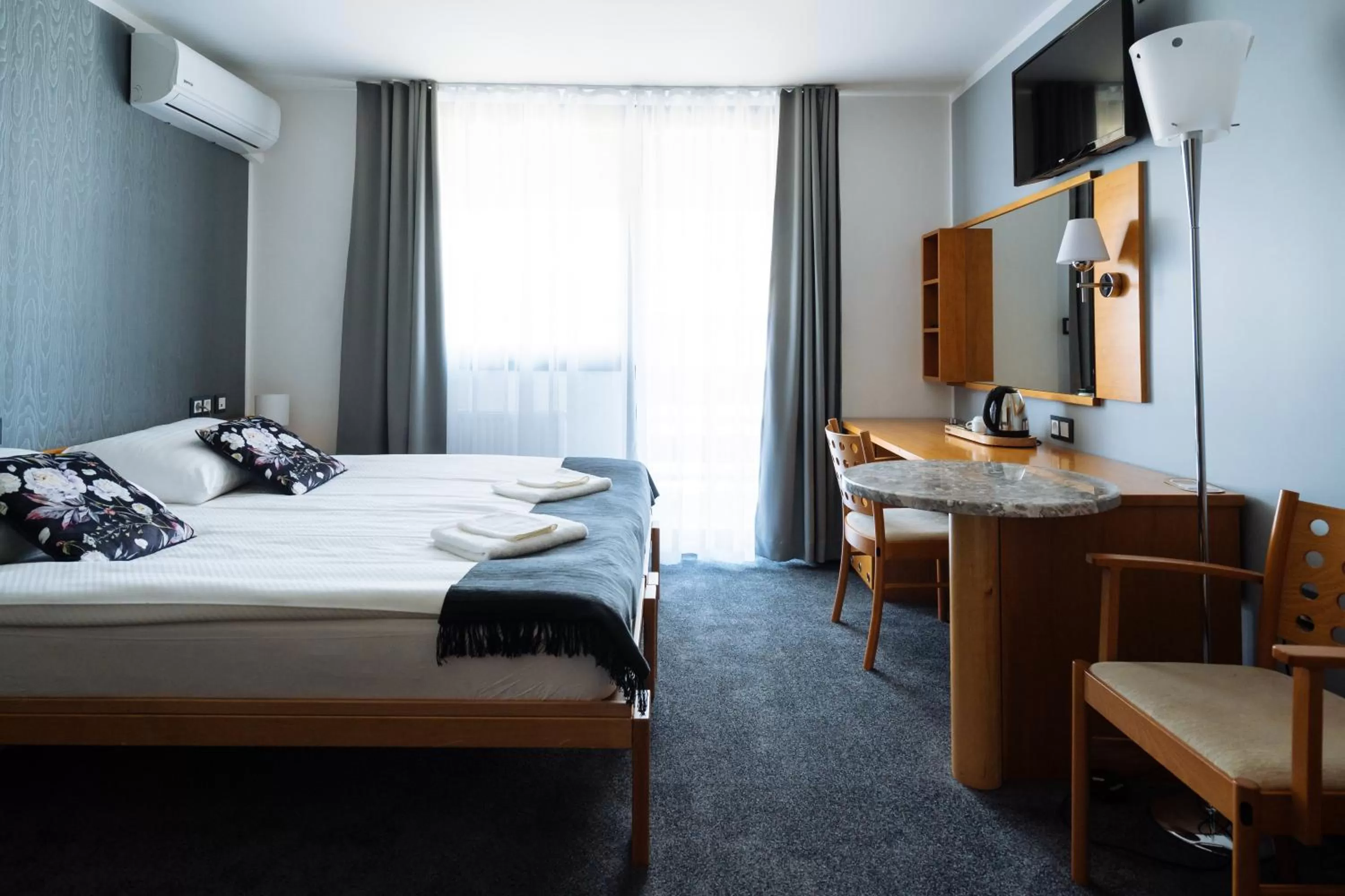 Photo of the whole room, Bed in Hotel GH Kolinska