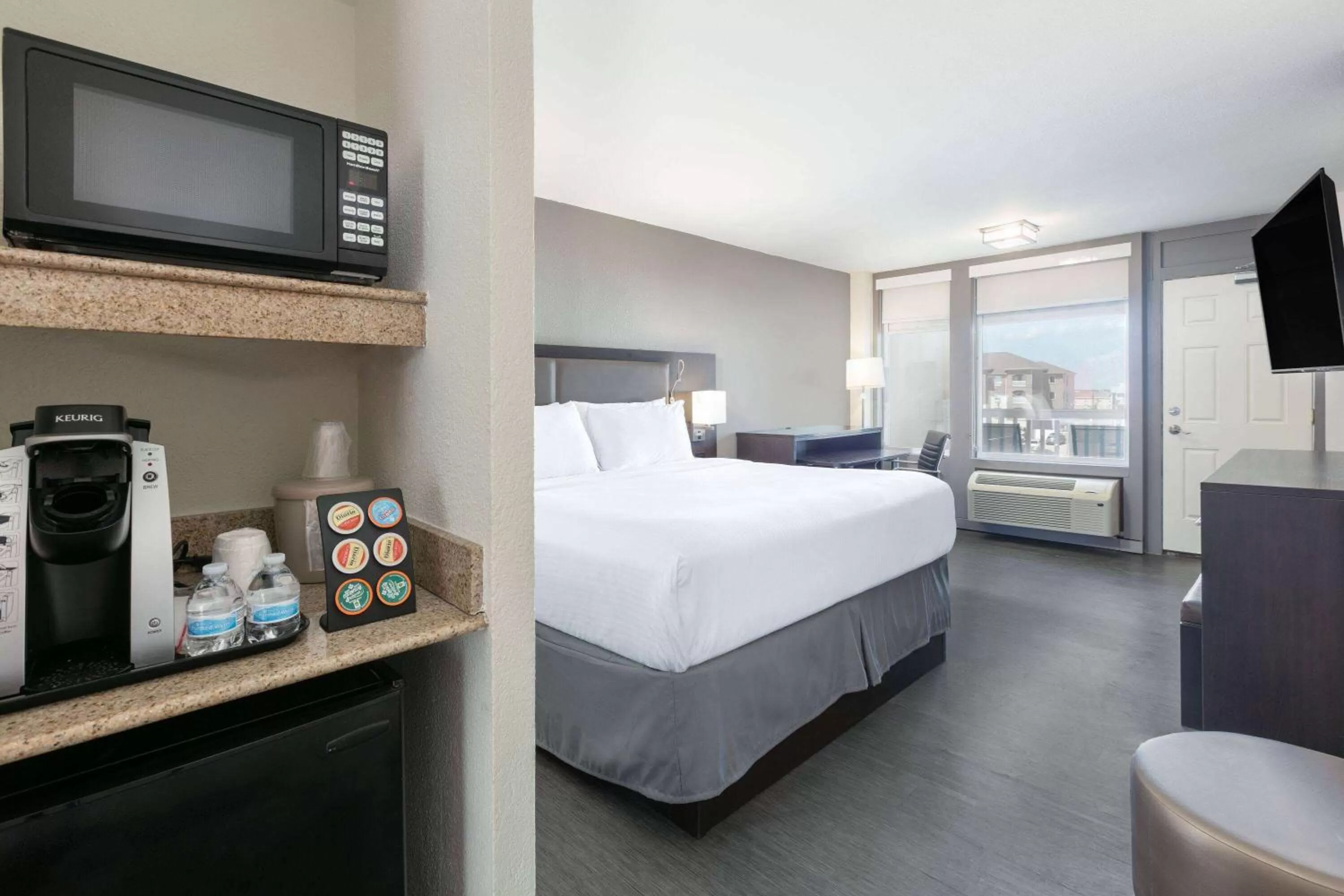 Photo of the whole room, Bed in Wyndham Corpus Christi Resort North Padre Island