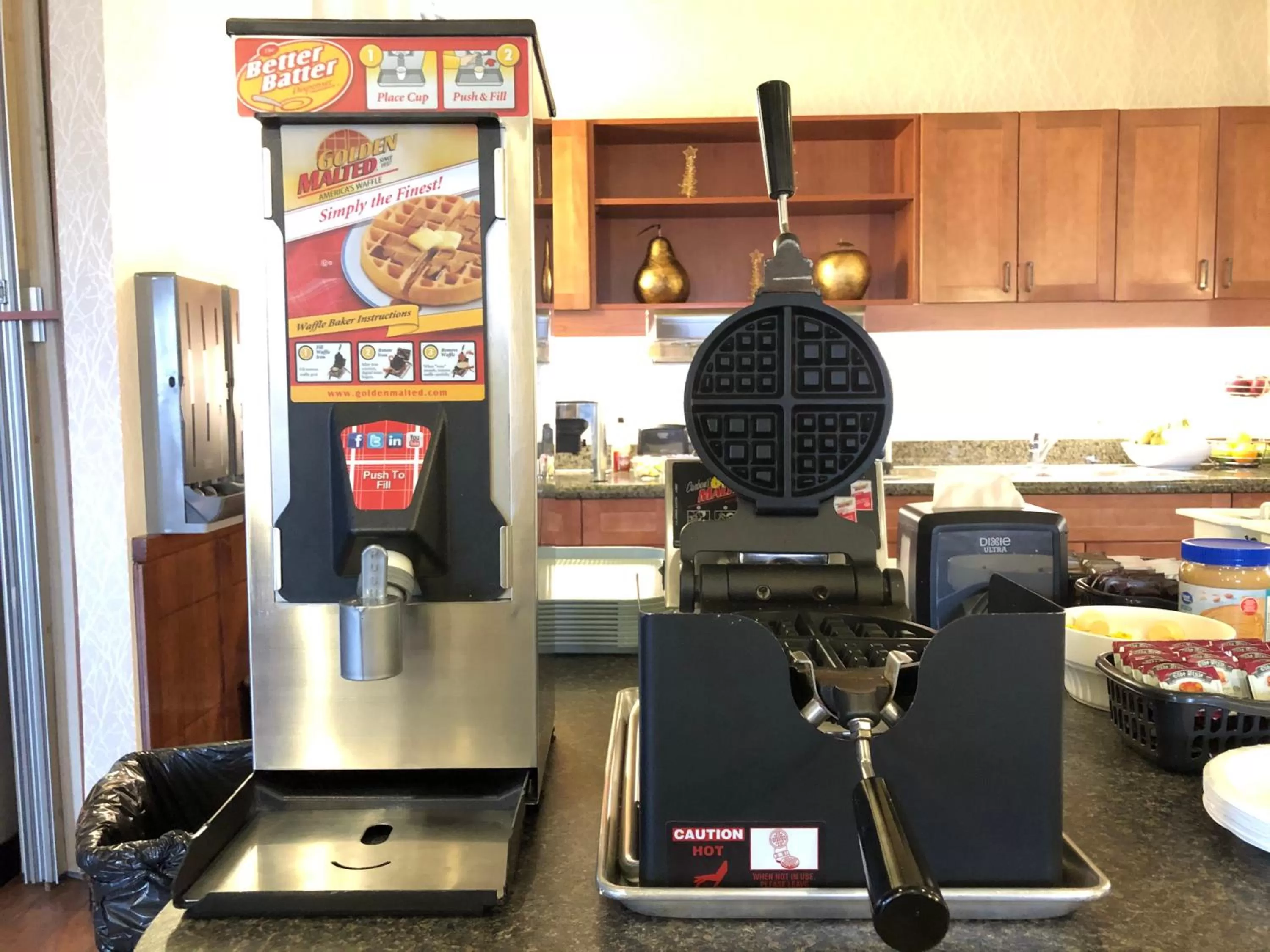 Continental breakfast in Gold Eagle Lodge