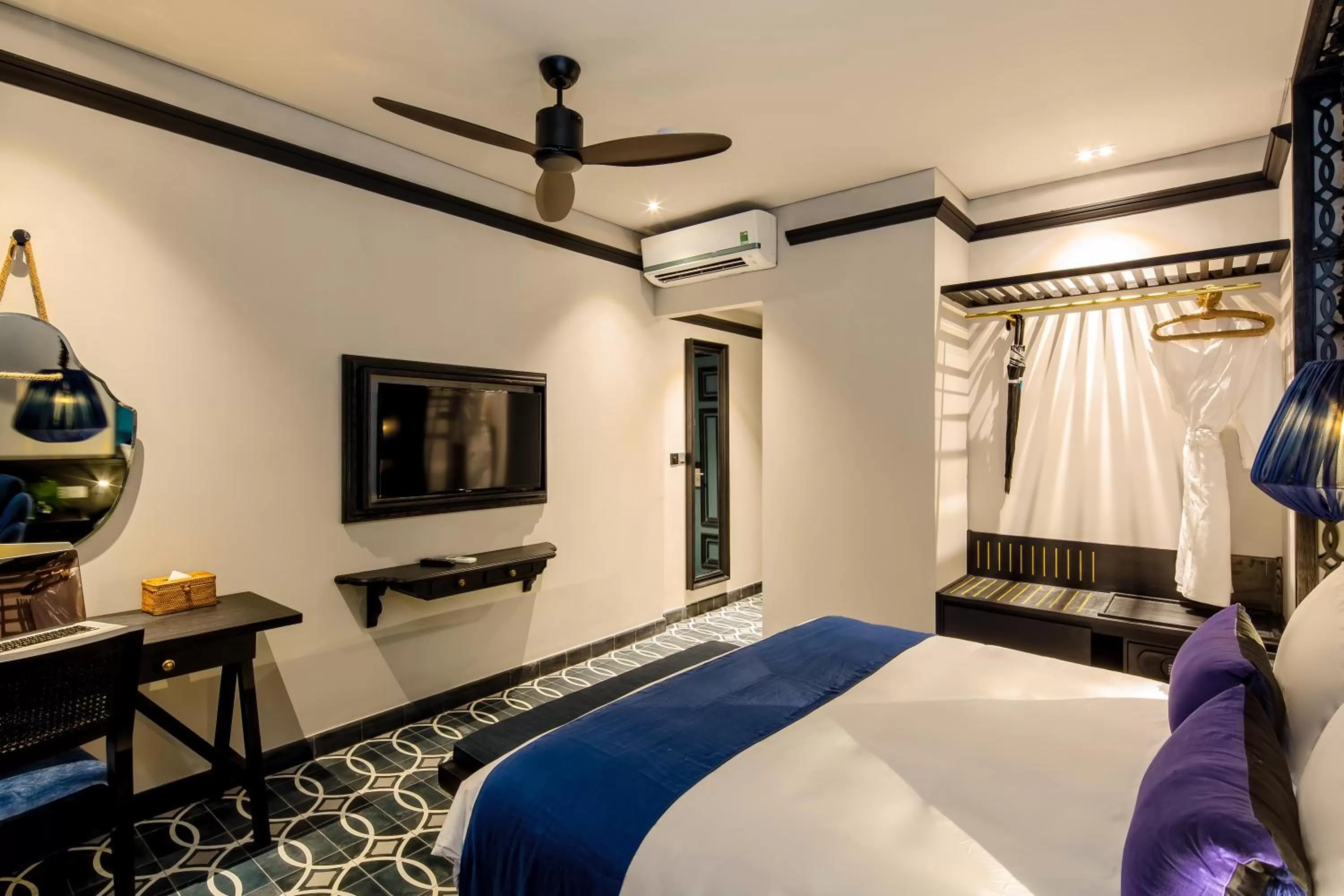 TV and multimedia, Bed in Sol An Bang Beach Resort & Spa