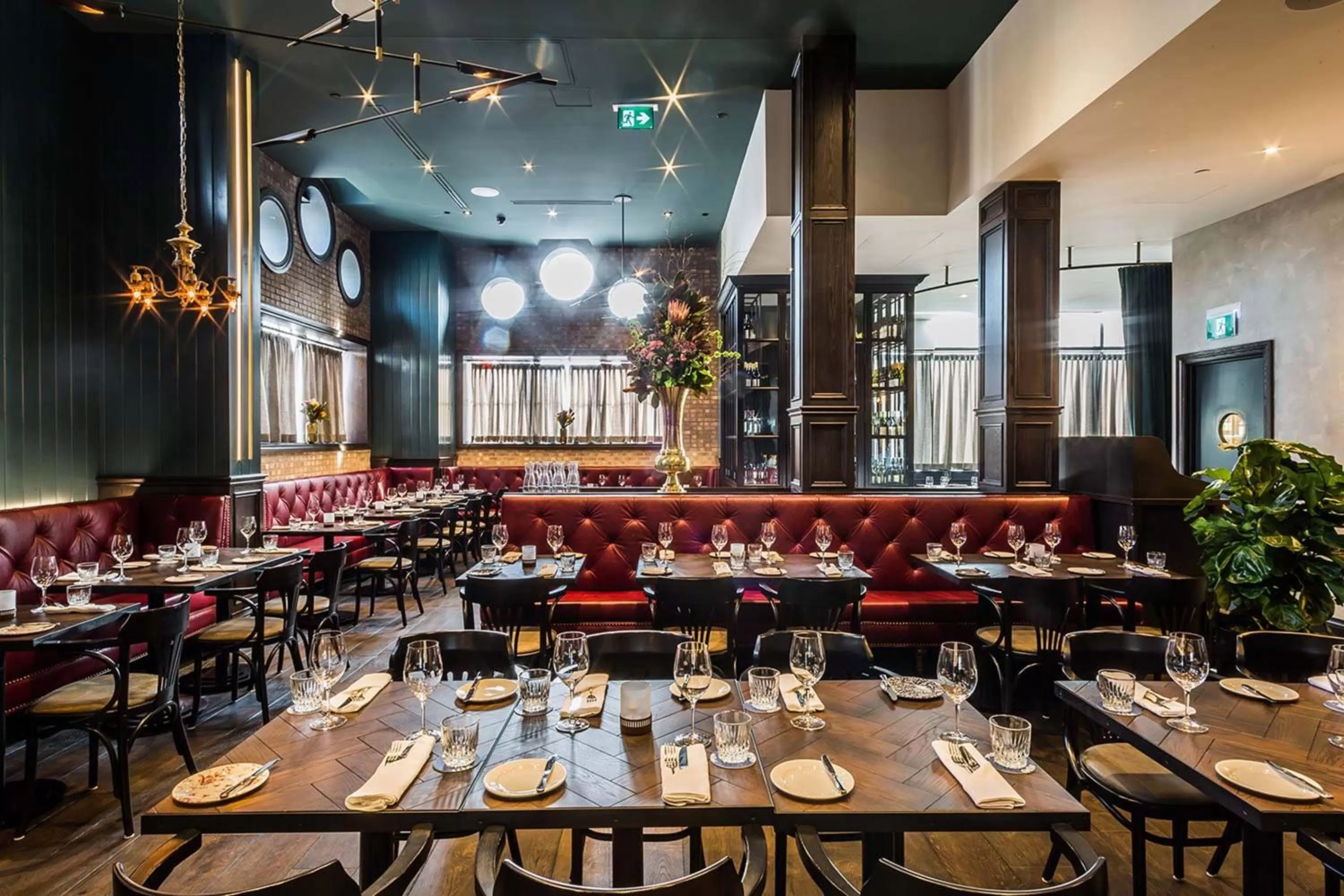 Restaurant/places to eat in The Broadview Hotel