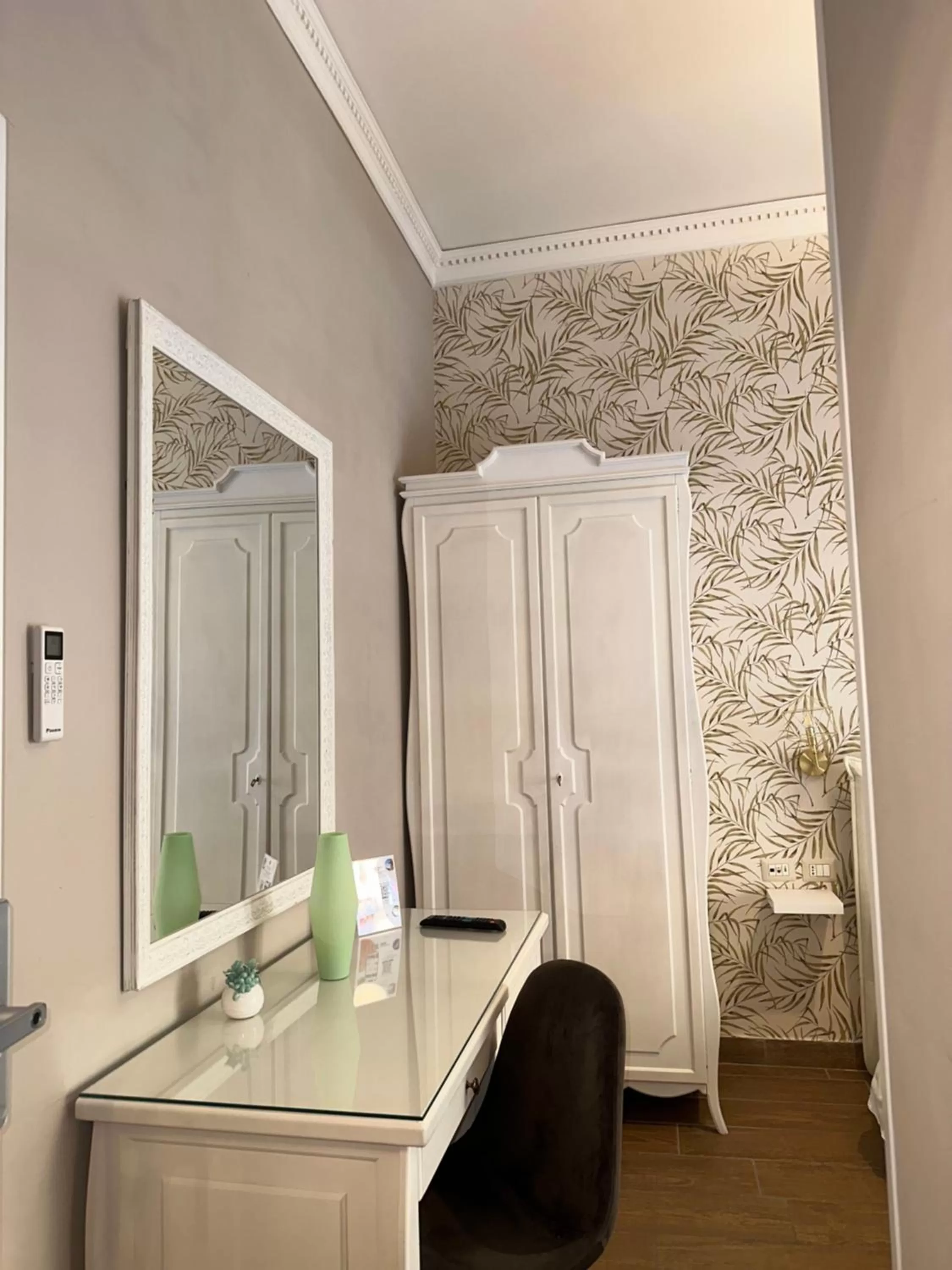 Decorative detail, Bathroom in B&B Partenopeo