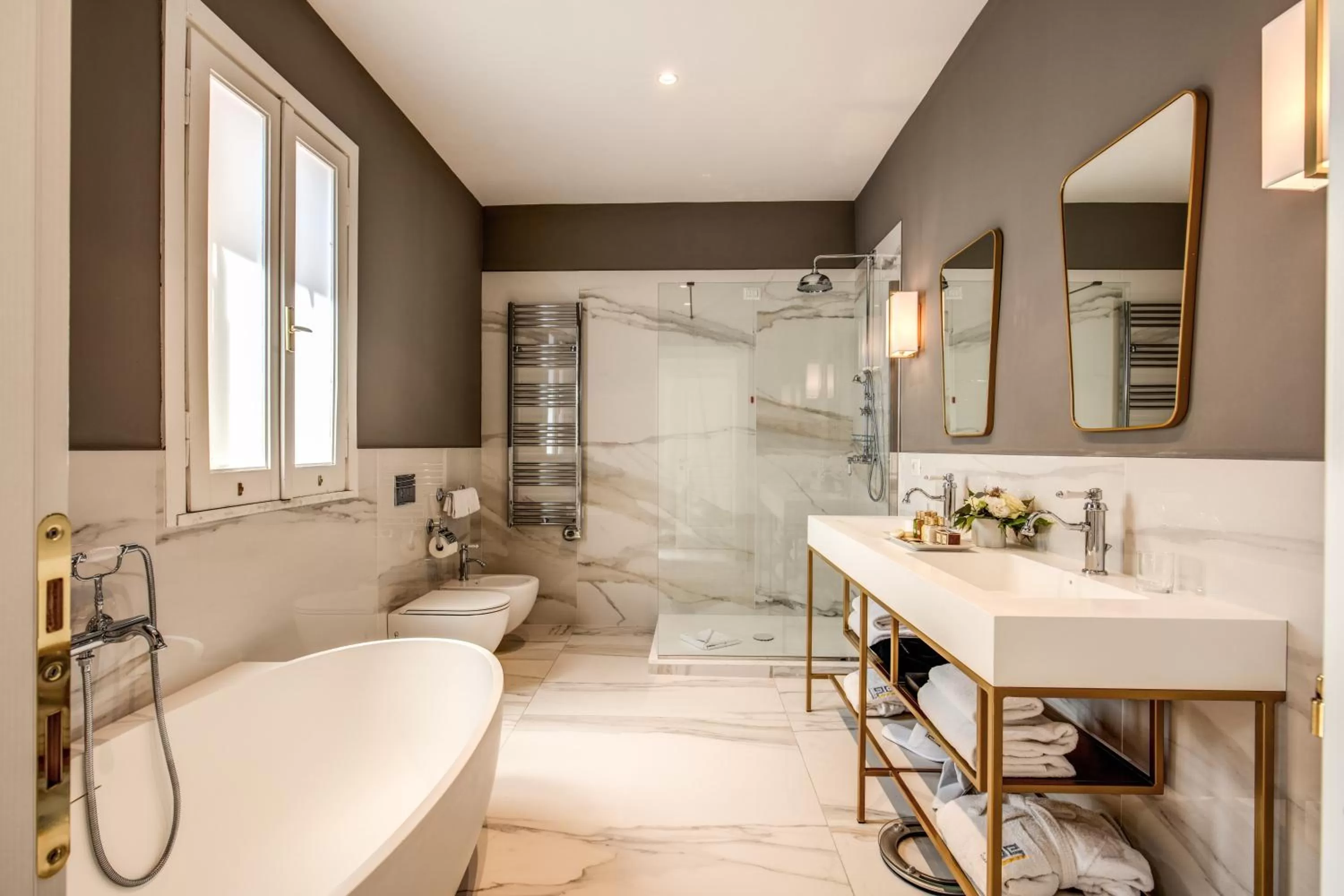 Shower in Eitch Borromini Palazzo Pamphilj