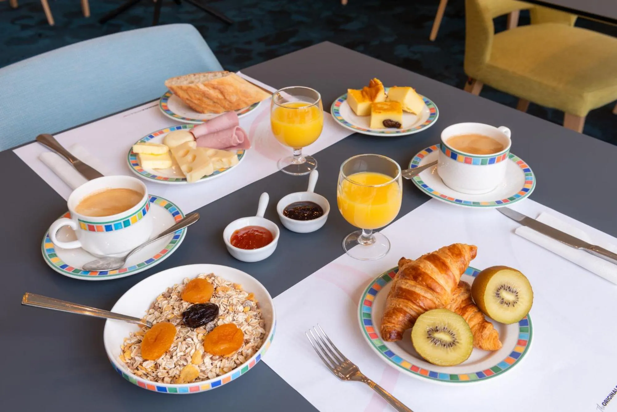 Breakfast in Hôtel de Perros, The Originals Boutique