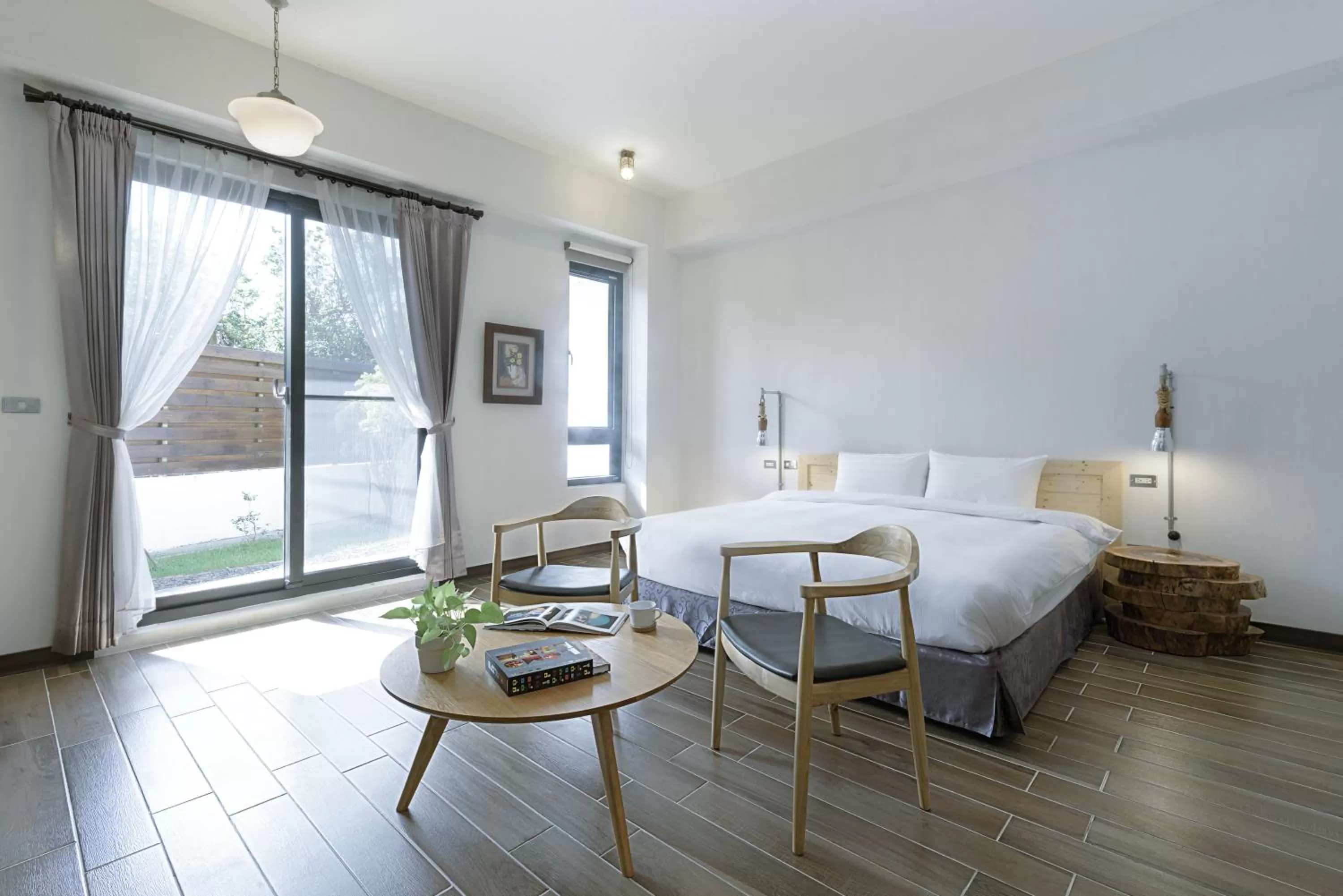 Garden, Bed in Chillax Inn B&B 恆春鬆塊民宿