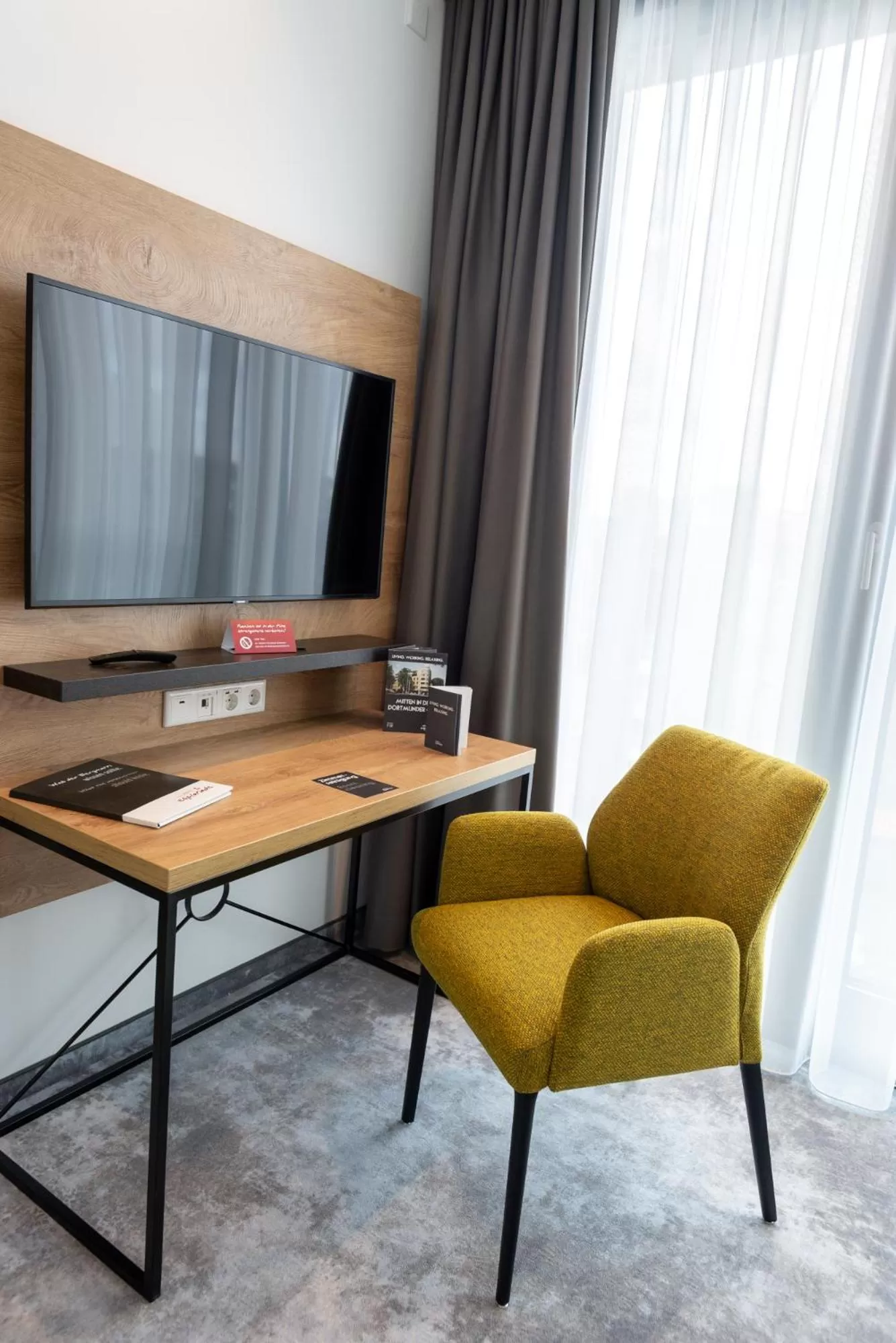 TV and multimedia in Hotel Esplanade Dortmund