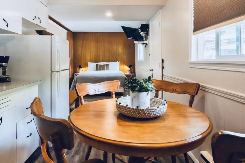 Dining area in Barefoot Villas and Retreat