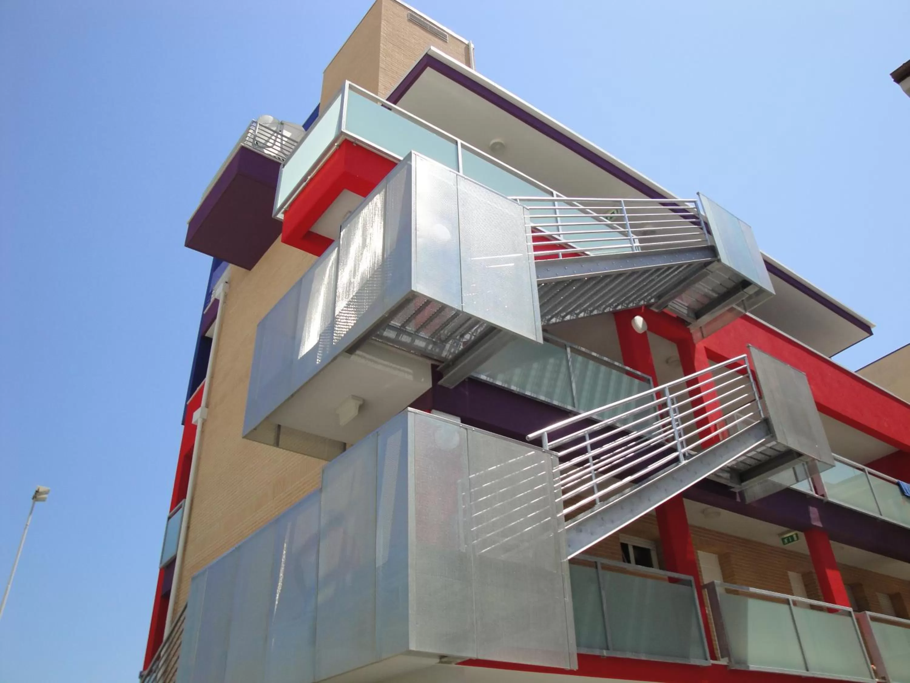 Facade/entrance in Residence La Nave