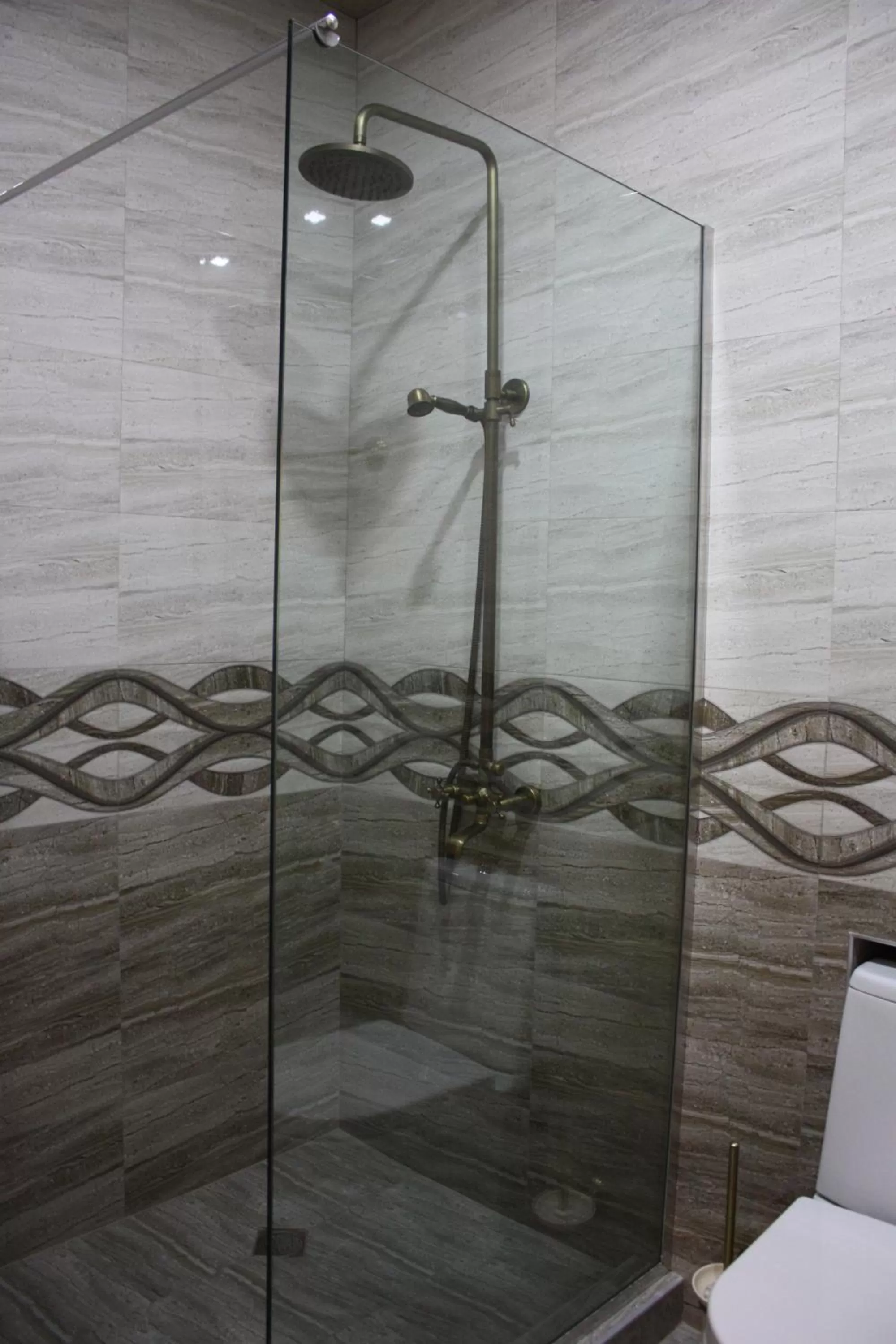 Shower in Paradise Hotel