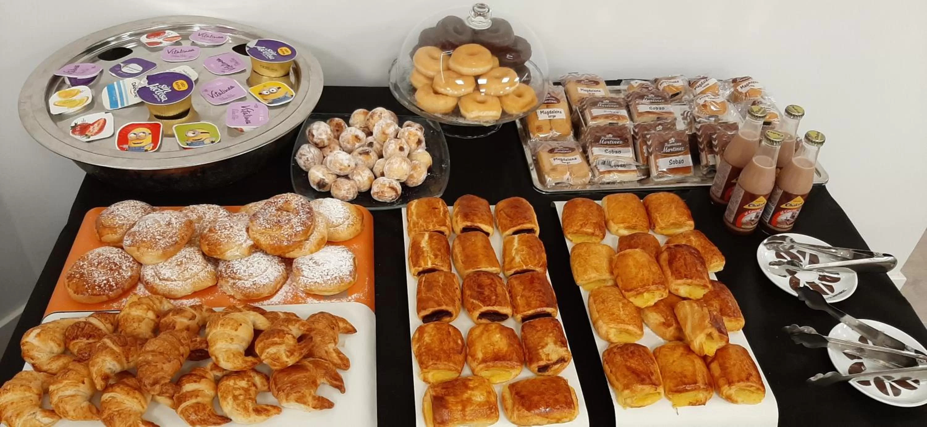 Buffet breakfast in Hotel Azahar