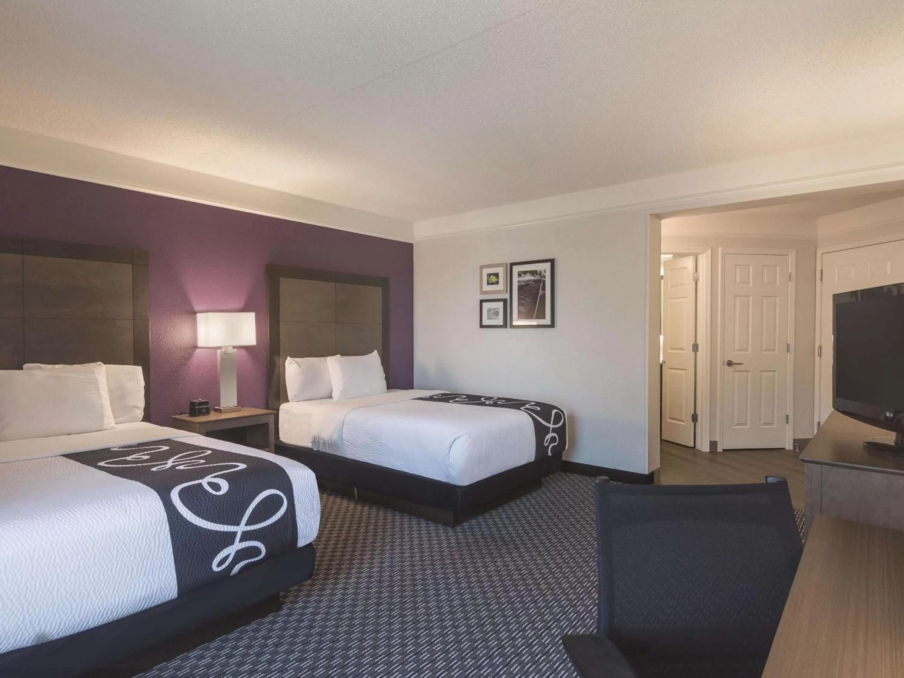 Photo of the whole room, Bed in La Quinta by Wyndham Oklahoma City Norman