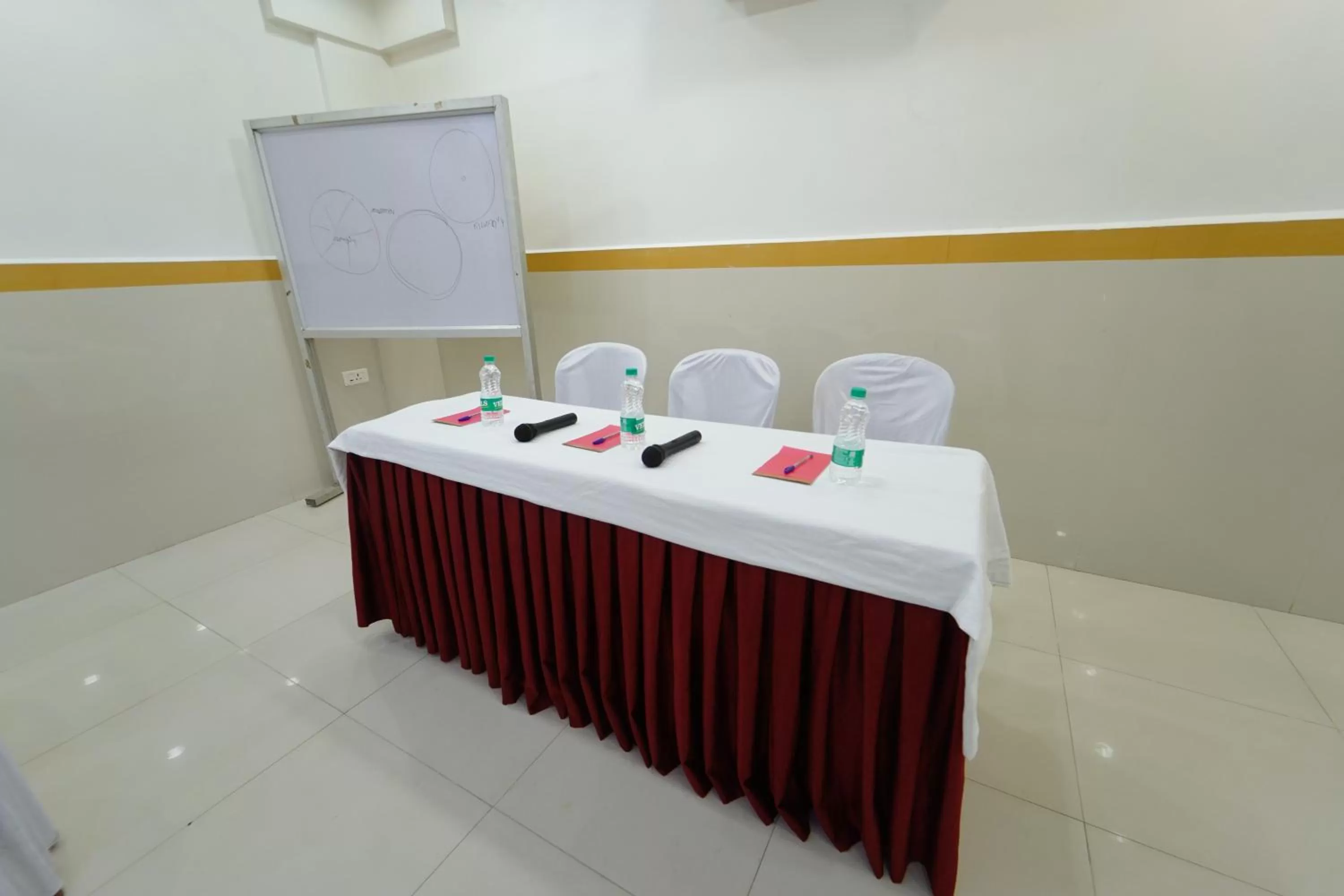 Meeting/conference room in Hotel Palmyra Grand Inn