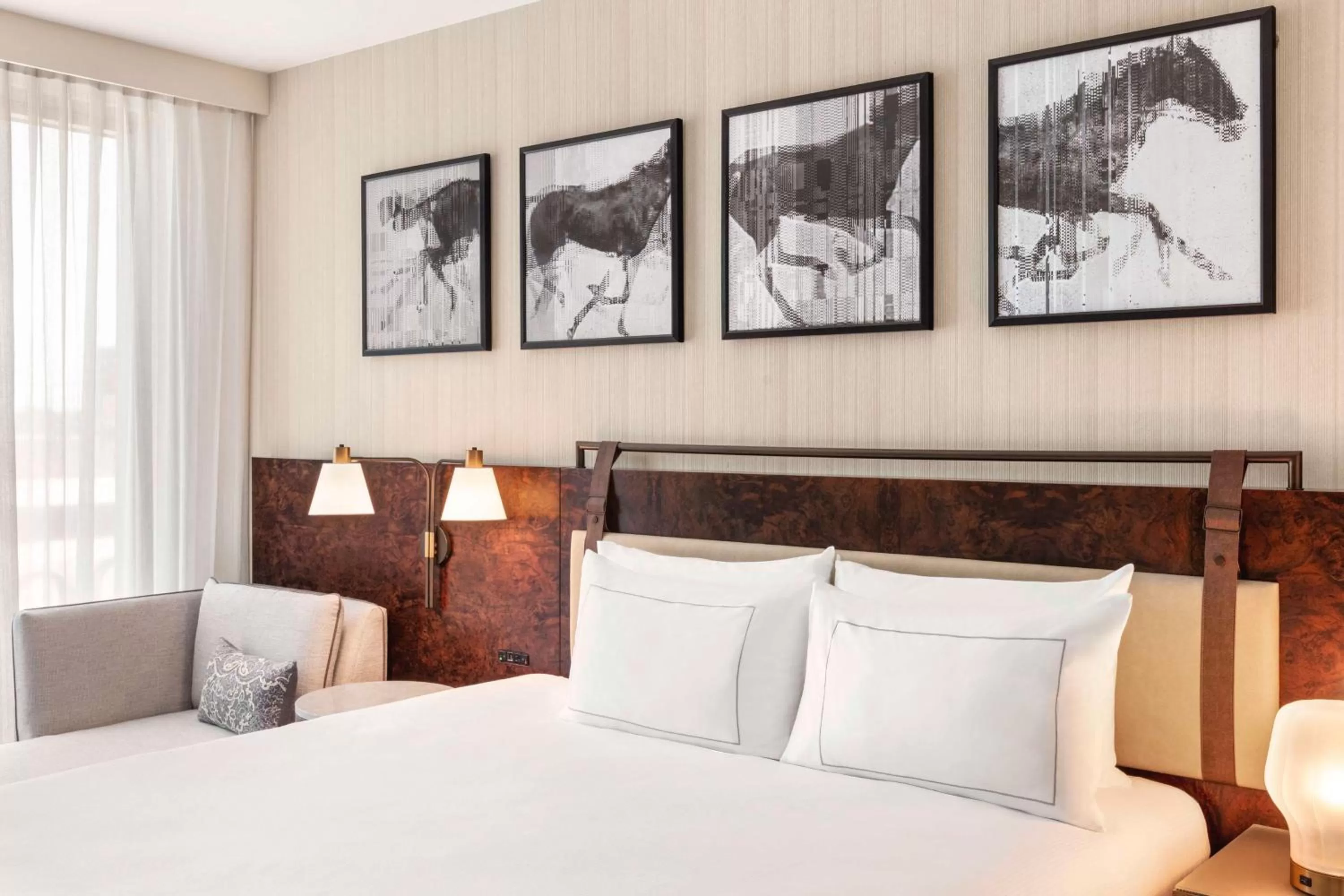 Living room, Bed in Doubletree By Hilton Abilene Downtown Convention Center