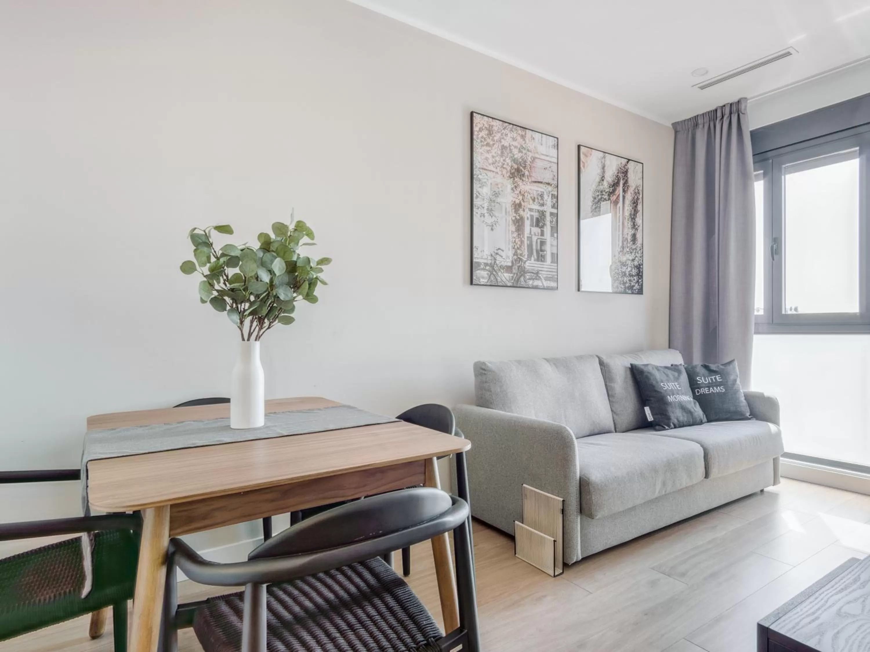 Living room in Limehome Madrid Calle de Don Ramón de la Cruz