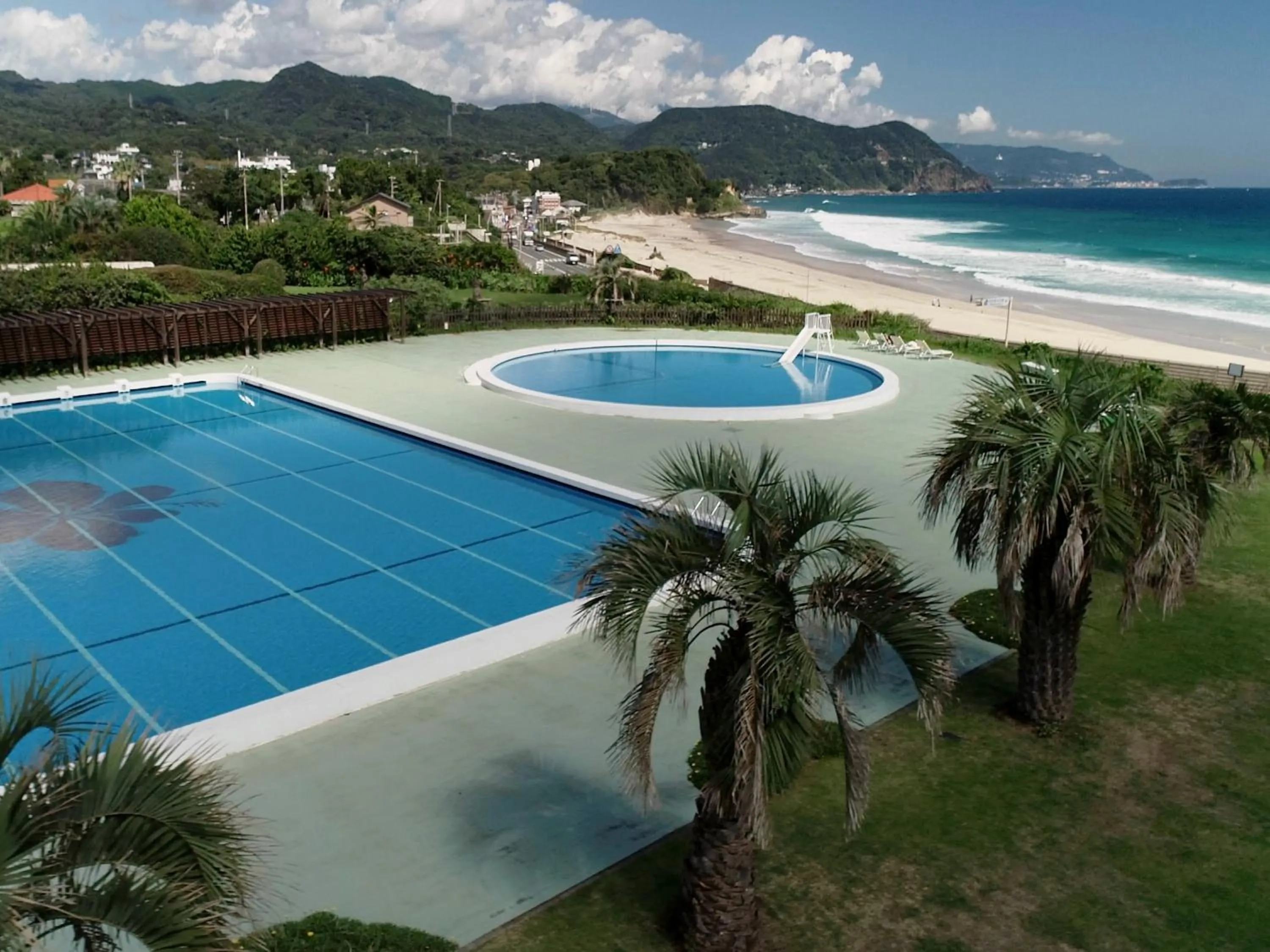 Swimming pool in Hotel Izukyu