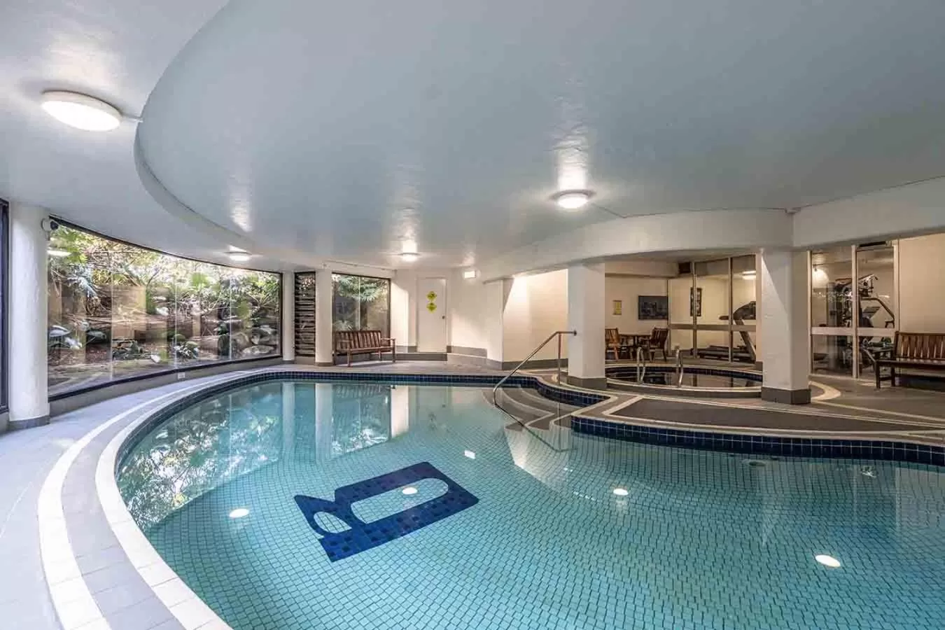 Swimming pool in Biarritz Apartments Gold Coast